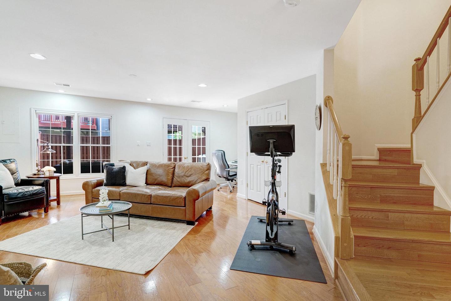 6625 FROST LAKE LN, ALEXANDRIA, Virginia 22315, 3 Bedrooms Bedrooms, ,3 BathroomsBathrooms,Residential,For sale,6625 FROST LAKE LN,VAFX2234272 MLS # VAFX2234272