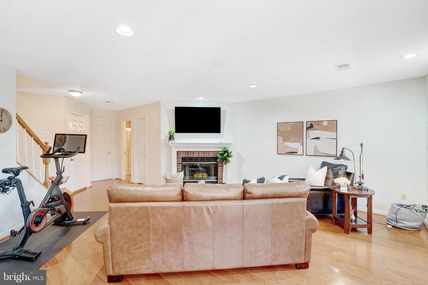 6625 FROST LAKE LN, ALEXANDRIA, Virginia 22315, 3 Bedrooms Bedrooms, ,3 BathroomsBathrooms,Residential,For sale,6625 FROST LAKE LN,VAFX2234272 MLS # VAFX2234272