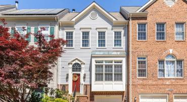 6625 FROST LAKE LN, ALEXANDRIA, Virginia 22315, 3 Bedrooms Bedrooms, ,3 BathroomsBathrooms,Residential,For sale,6625 FROST LAKE LN,VAFX2234272 MLS # VAFX2234272