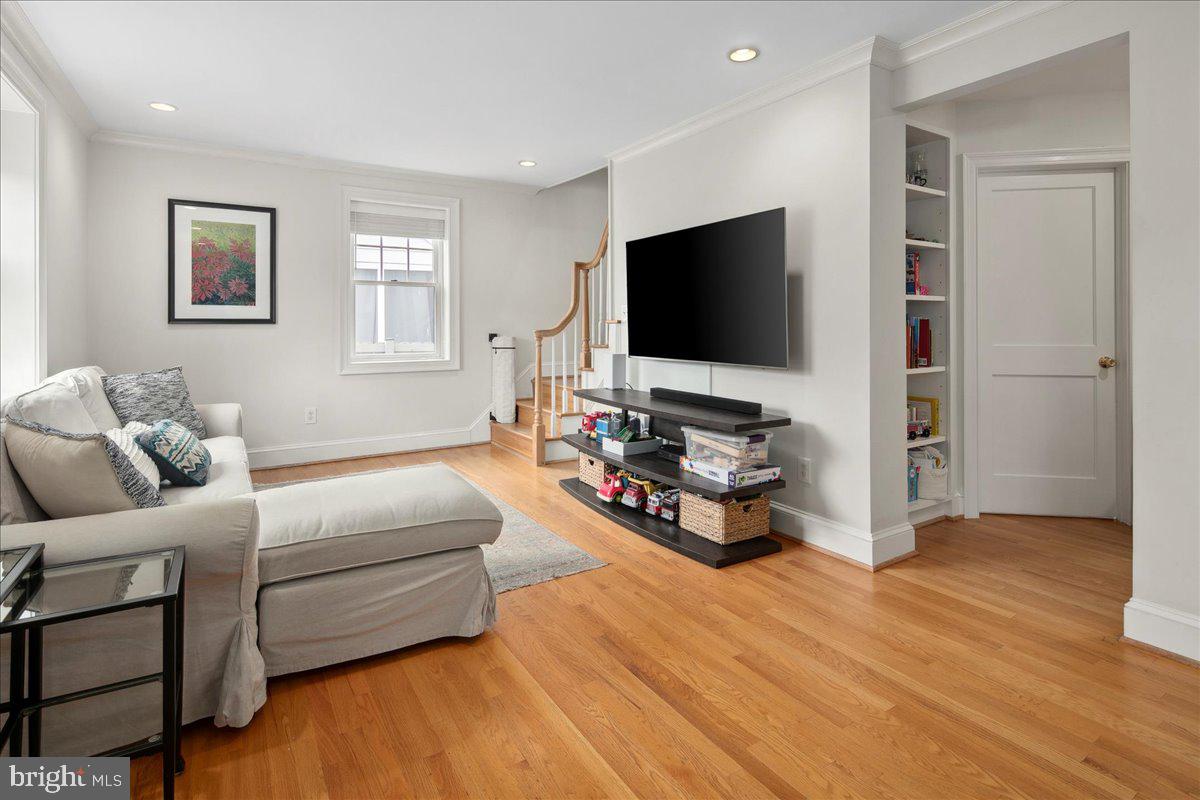 6429 14TH ST, ALEXANDRIA, Virginia 22307, 4 Bedrooms Bedrooms, ,2 BathroomsBathrooms,Residential,For sale,6429 14TH ST,VAFX2233976 MLS # VAFX2233976