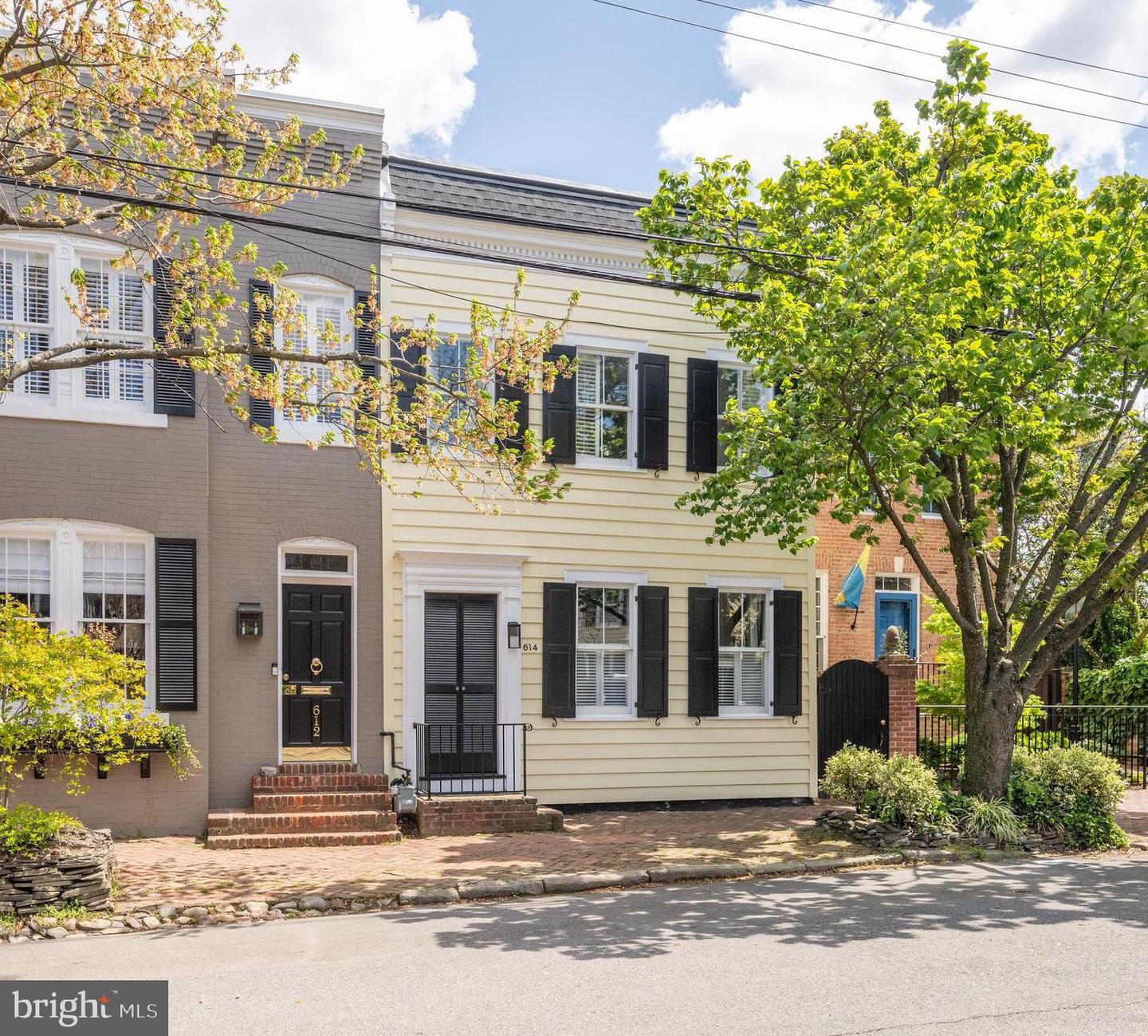 614 S FAIRFAX ST, ALEXANDRIA, Virginia 22314, 4 Bedrooms Bedrooms, ,2 BathroomsBathrooms,Residential,For sale,614 S FAIRFAX ST,VAAX2044154 MLS # VAAX2044154