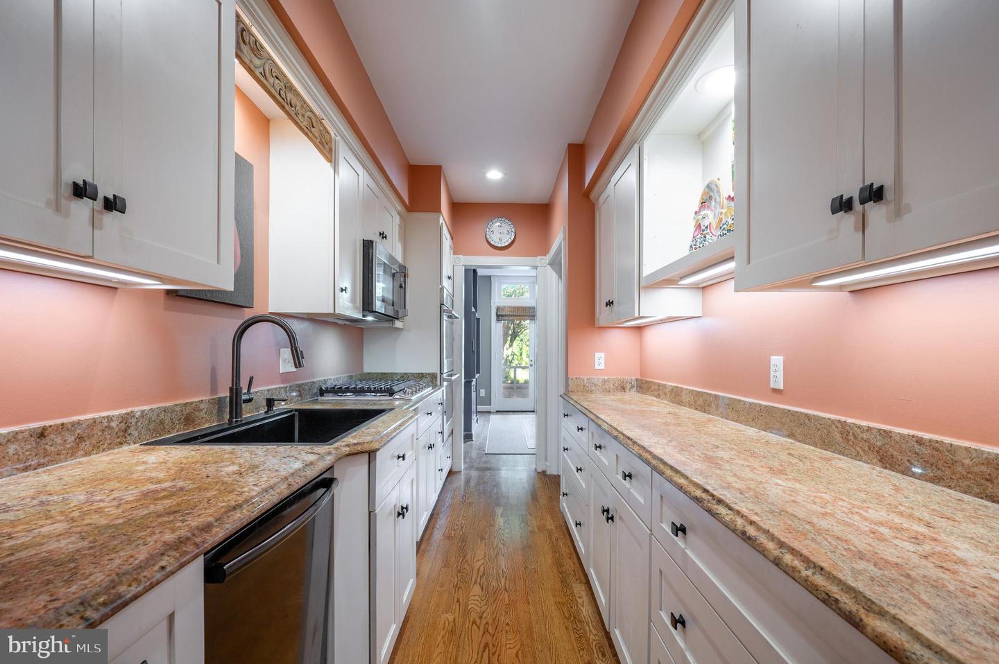 614 S FAIRFAX ST, ALEXANDRIA, Virginia 22314, 4 Bedrooms Bedrooms, ,2 BathroomsBathrooms,Residential,For sale,614 S FAIRFAX ST,VAAX2044154 MLS # VAAX2044154