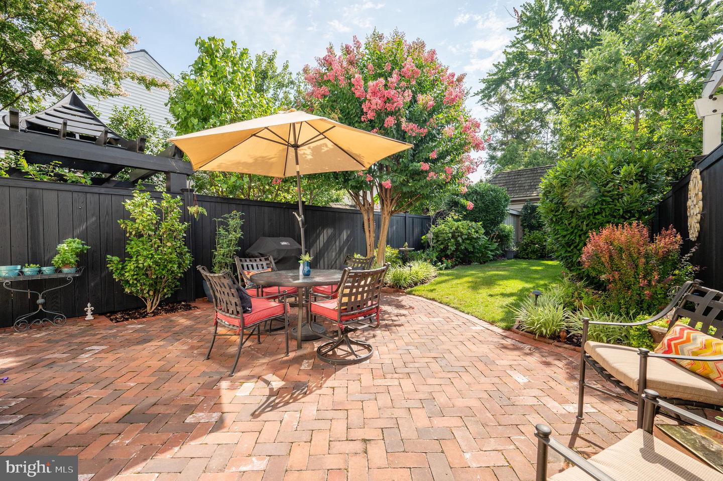 614 S FAIRFAX ST, ALEXANDRIA, Virginia 22314, 4 Bedrooms Bedrooms, ,2 BathroomsBathrooms,Residential,For sale,614 S FAIRFAX ST,VAAX2044154 MLS # VAAX2044154