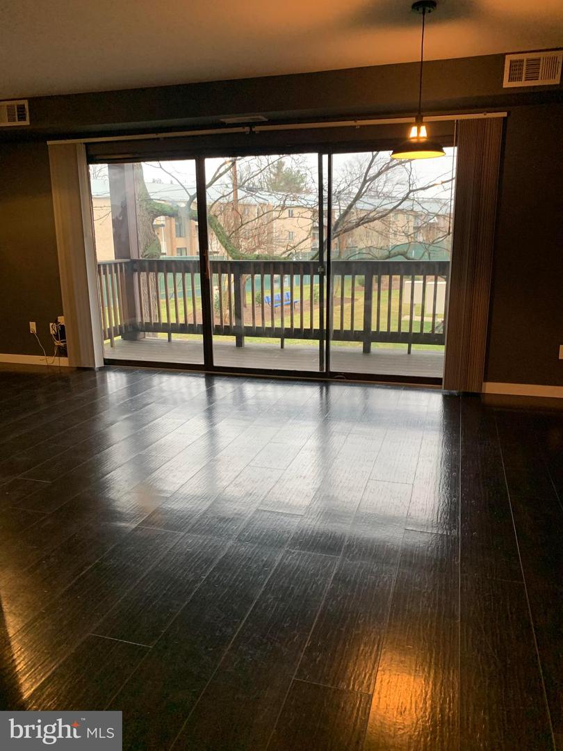 7526 SAVANNAH ST #104, FALLS CHURCH, Virginia 22043, 1 Bedroom Bedrooms, ,1 BathroomBathrooms,Residential,For sale,7526 SAVANNAH ST #104,VAFX2234474 MLS # VAFX2234474