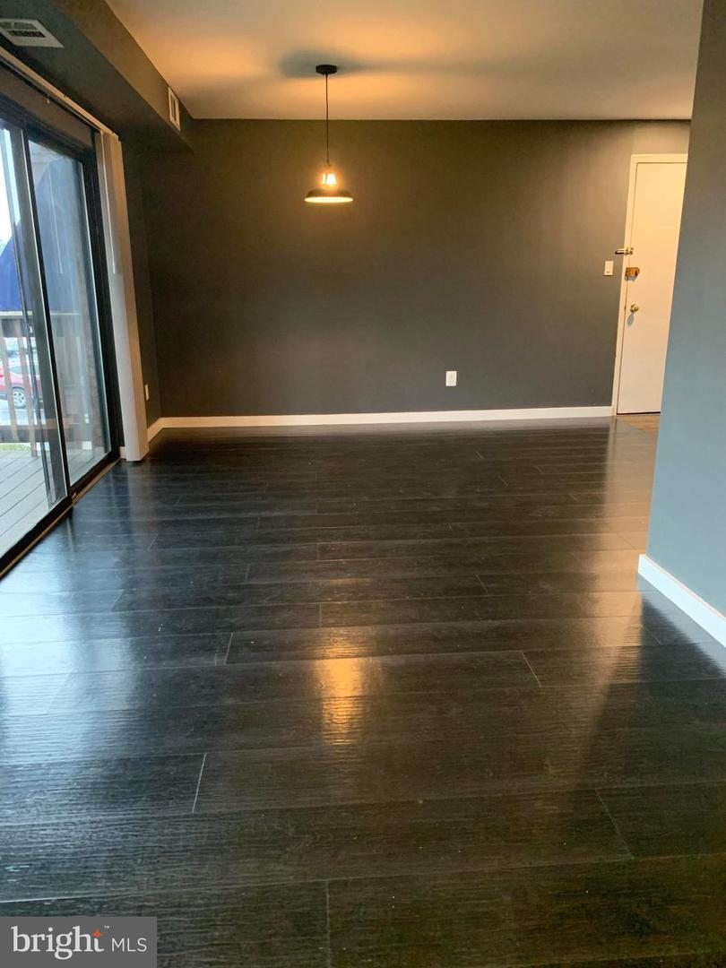 7526 SAVANNAH ST #104, FALLS CHURCH, Virginia 22043, 1 Bedroom Bedrooms, ,1 BathroomBathrooms,Residential,For sale,7526 SAVANNAH ST #104,VAFX2234474 MLS # VAFX2234474