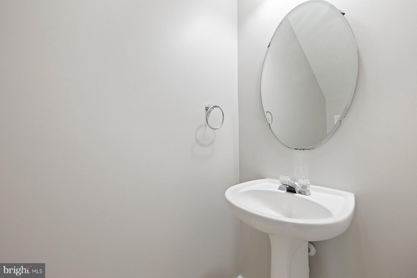 44479 POTTER TER, ASHBURN, Virginia 20147, 2 Bedrooms Bedrooms, ,2 BathroomsBathrooms,Residential,For sale,44479 POTTER TER,VALO2094110 MLS # VALO2094110