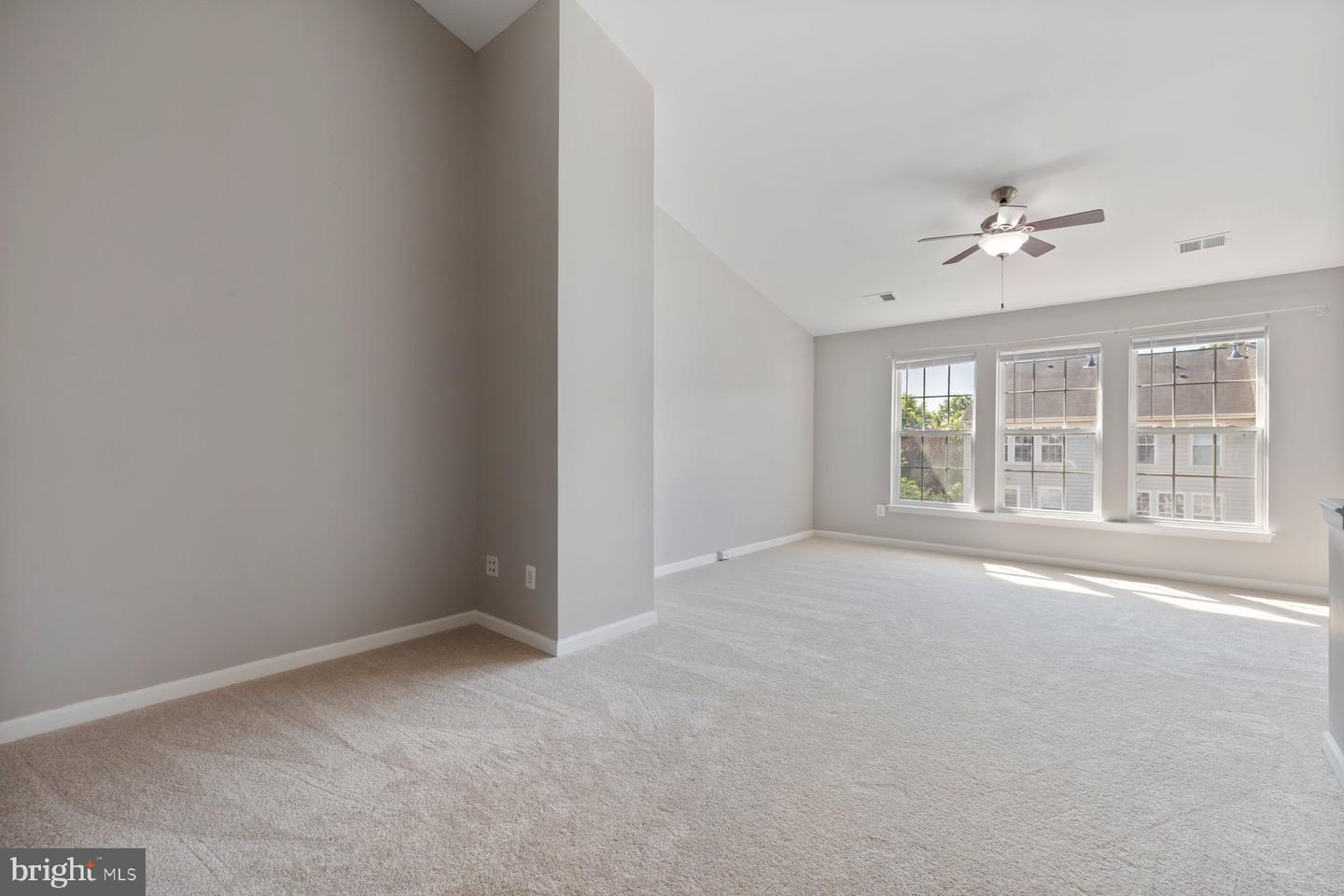 44479 POTTER TER, ASHBURN, Virginia 20147, 2 Bedrooms Bedrooms, ,2 BathroomsBathrooms,Residential,For sale,44479 POTTER TER,VALO2094110 MLS # VALO2094110