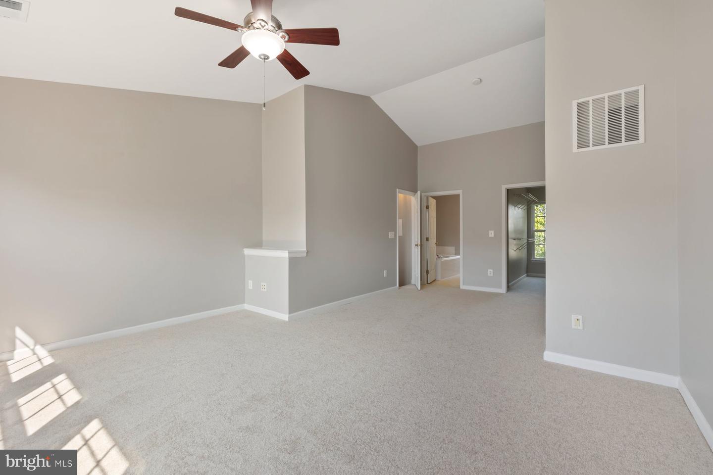 44479 POTTER TER, ASHBURN, Virginia 20147, 2 Bedrooms Bedrooms, ,2 BathroomsBathrooms,Residential,For sale,44479 POTTER TER,VALO2094110 MLS # VALO2094110