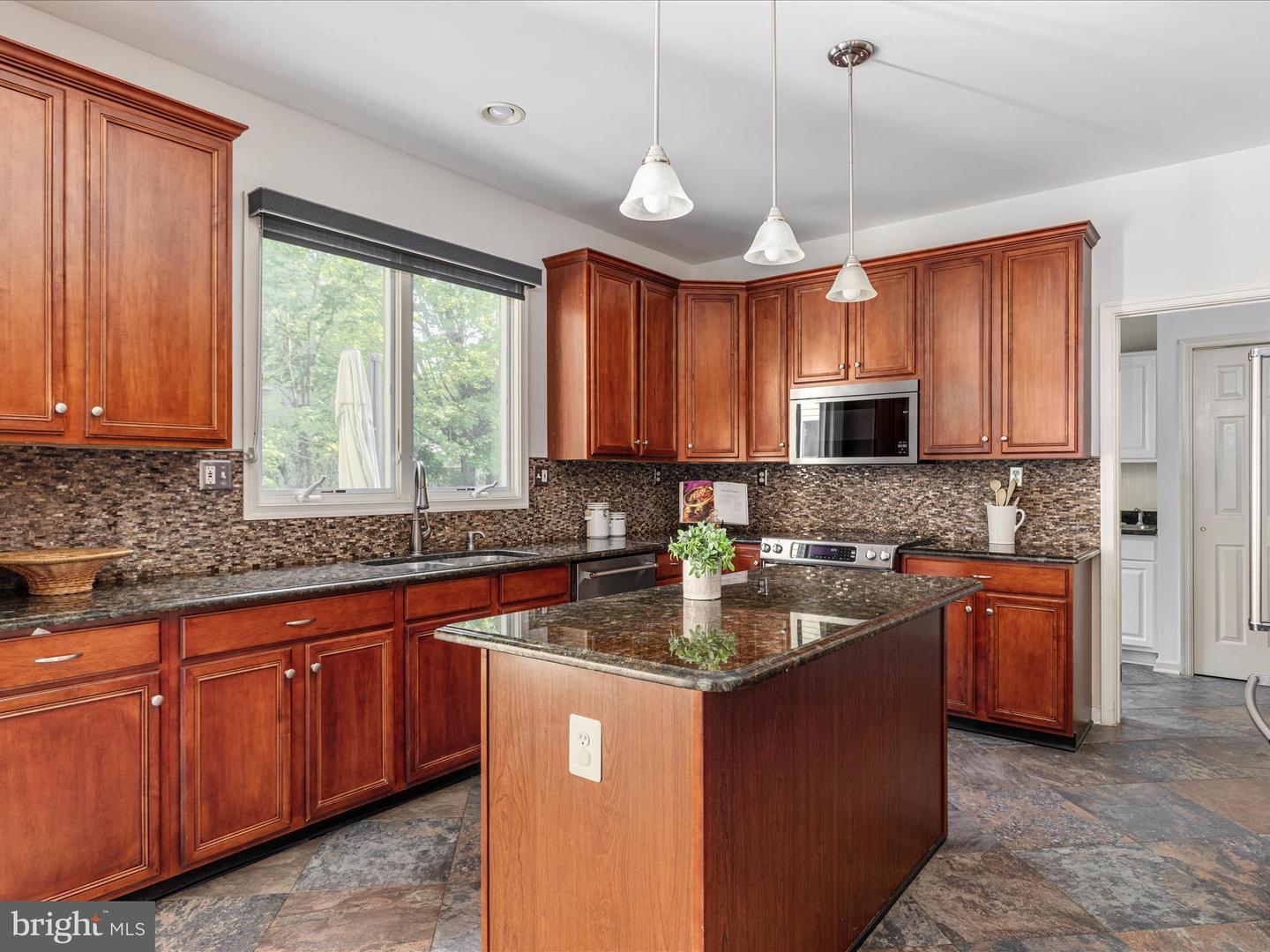 12502 RIDGEGATE DR, HERNDON, Virginia 20170, 5 Bedrooms Bedrooms, ,4 BathroomsBathrooms,Residential,For sale,12502 RIDGEGATE DR,VAFX2234780 MLS # VAFX2234780