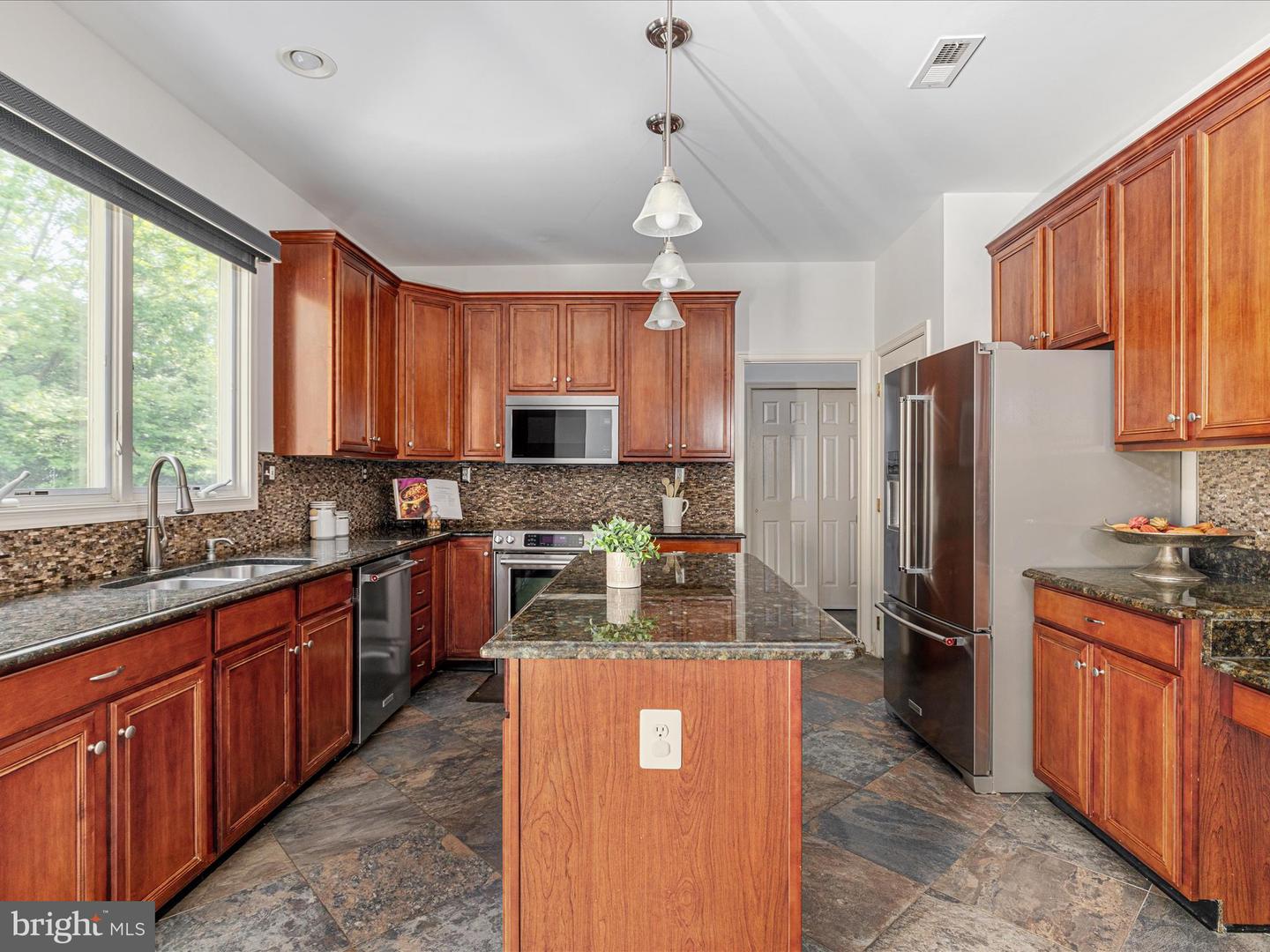 12502 RIDGEGATE DR, HERNDON, Virginia 20170, 5 Bedrooms Bedrooms, ,4 BathroomsBathrooms,Residential,For sale,12502 RIDGEGATE DR,VAFX2234780 MLS # VAFX2234780