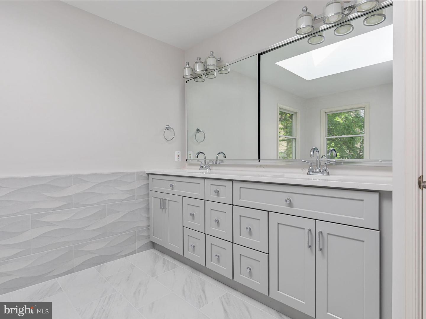 12502 RIDGEGATE DR, HERNDON, Virginia 20170, 5 Bedrooms Bedrooms, ,4 BathroomsBathrooms,Residential,For sale,12502 RIDGEGATE DR,VAFX2234780 MLS # VAFX2234780