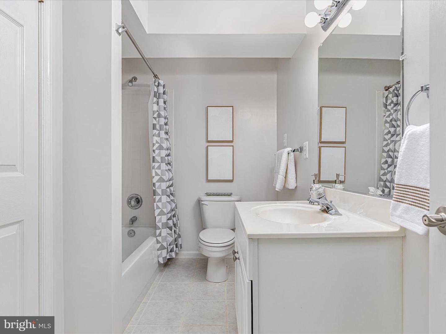 12502 RIDGEGATE DR, HERNDON, Virginia 20170, 5 Bedrooms Bedrooms, ,4 BathroomsBathrooms,Residential,For sale,12502 RIDGEGATE DR,VAFX2234780 MLS # VAFX2234780