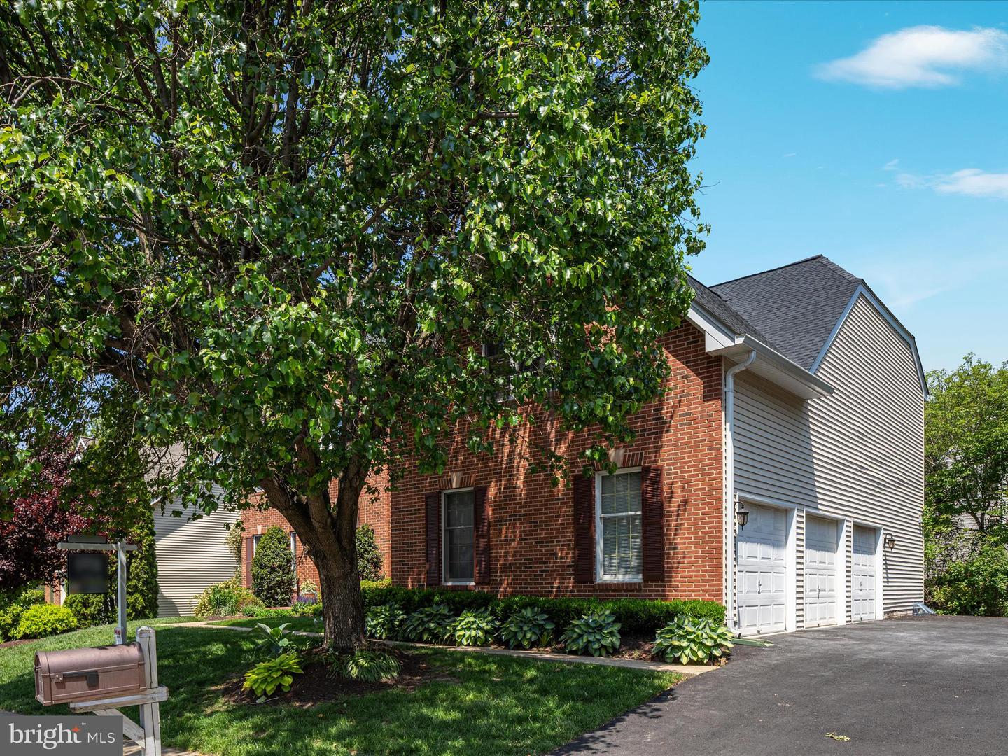 12502 RIDGEGATE DR, HERNDON, Virginia 20170, 5 Bedrooms Bedrooms, ,4 BathroomsBathrooms,Residential,For sale,12502 RIDGEGATE DR,VAFX2234780 MLS # VAFX2234780