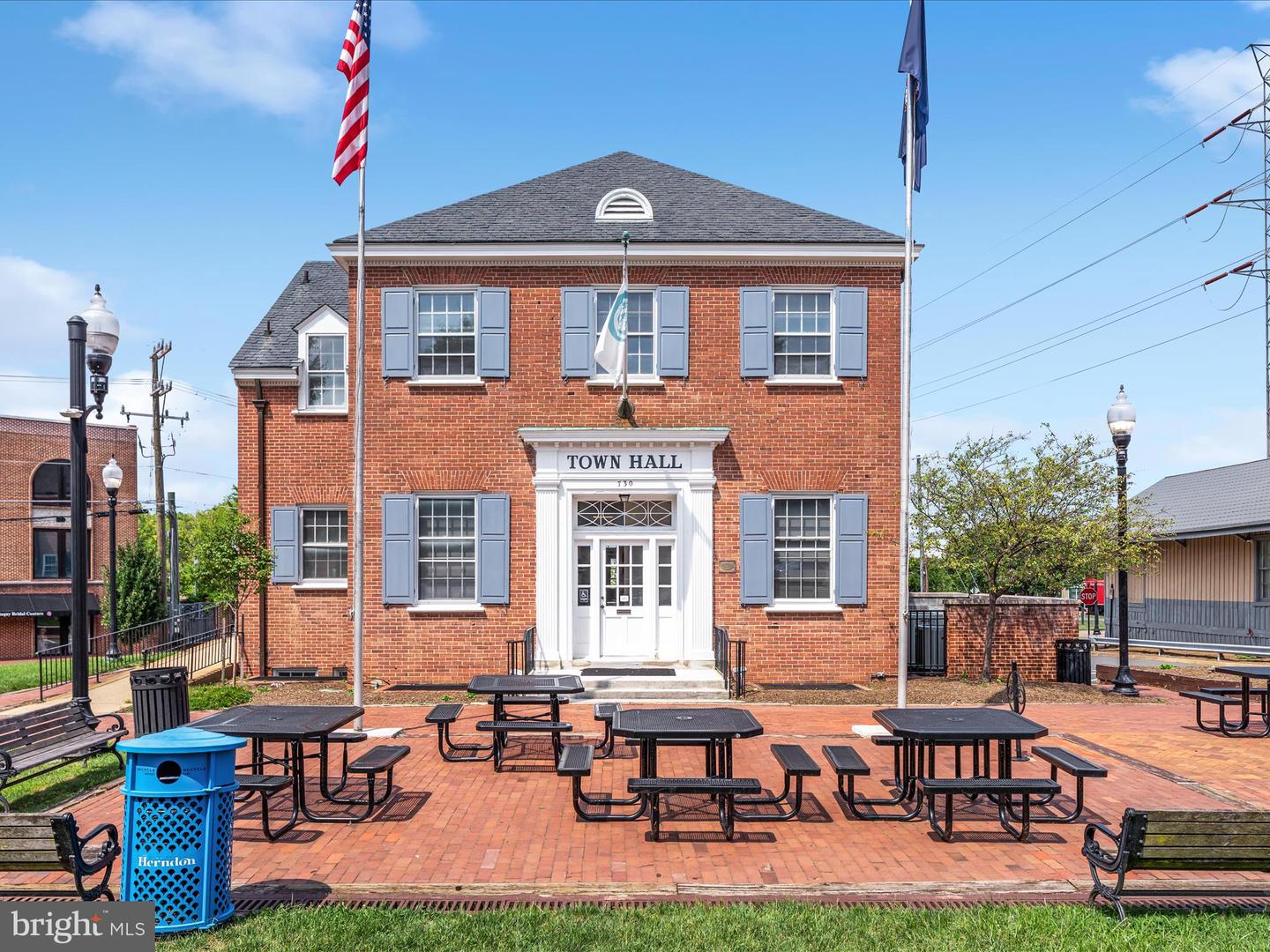 12502 RIDGEGATE DR, HERNDON, Virginia 20170, 5 Bedrooms Bedrooms, ,4 BathroomsBathrooms,Residential,For sale,12502 RIDGEGATE DR,VAFX2234780 MLS # VAFX2234780