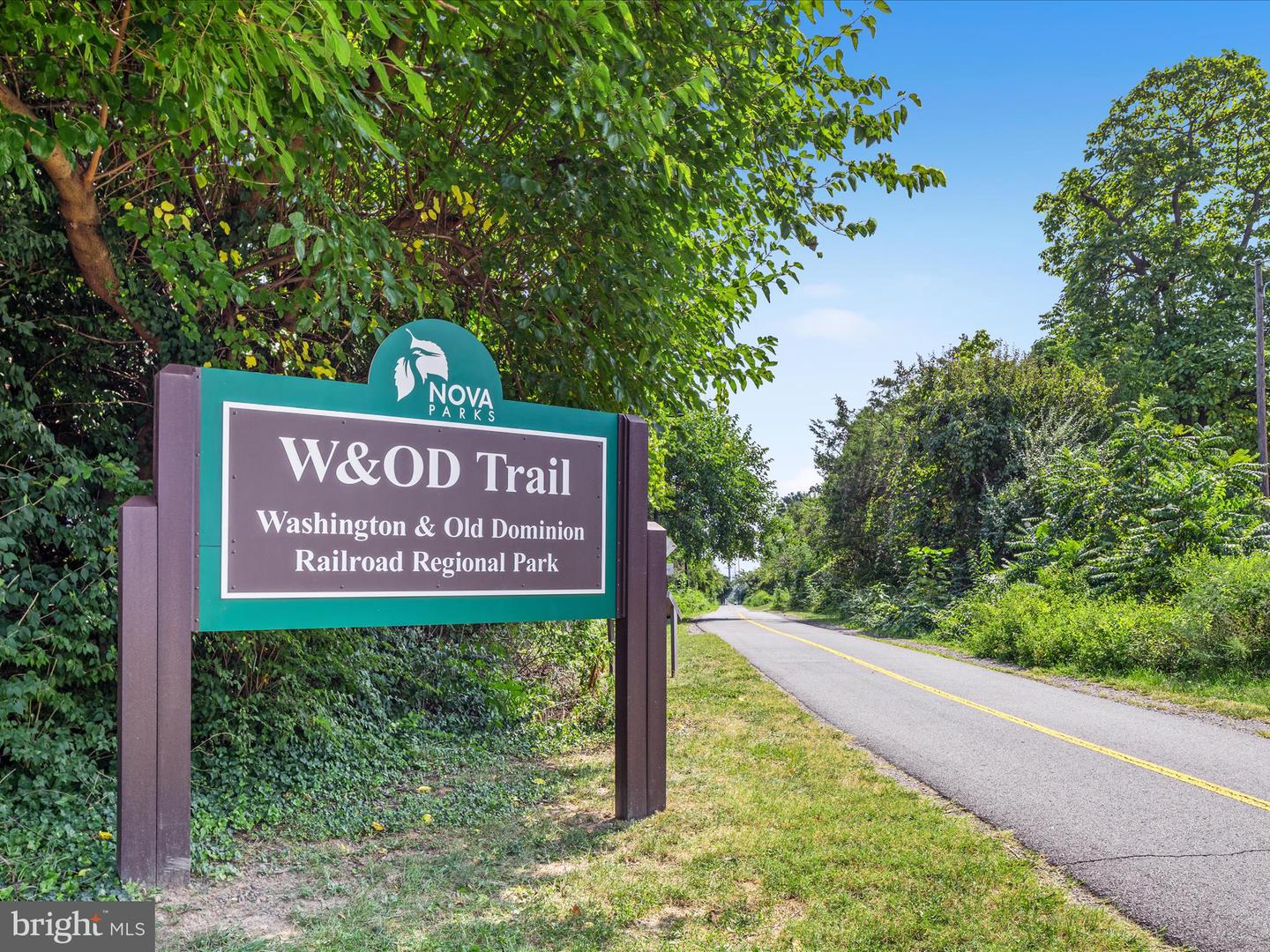 12502 RIDGEGATE DR, HERNDON, Virginia 20170, 5 Bedrooms Bedrooms, ,4 BathroomsBathrooms,Residential,For sale,12502 RIDGEGATE DR,VAFX2234780 MLS # VAFX2234780