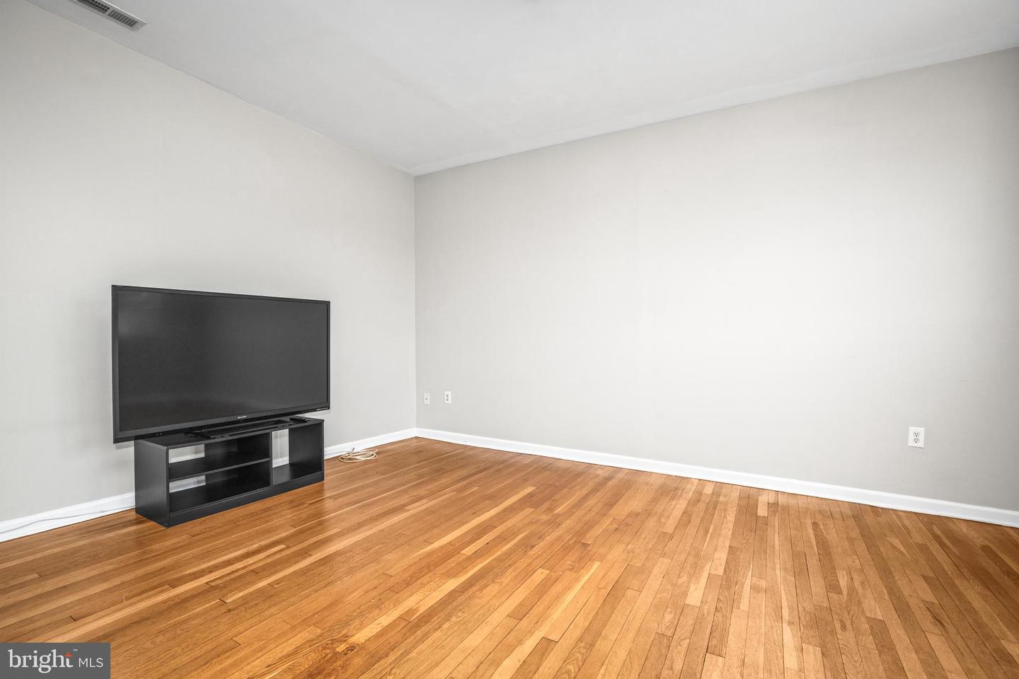 4120 14TH ST NW #44, WASHINGTON, District Of Columbia 20011, 1 Bedroom Bedrooms, ,1 BathroomBathrooms,Residential,For sale,4120 14TH ST NW #44,DCDC2195996 MLS # DCDC2195996