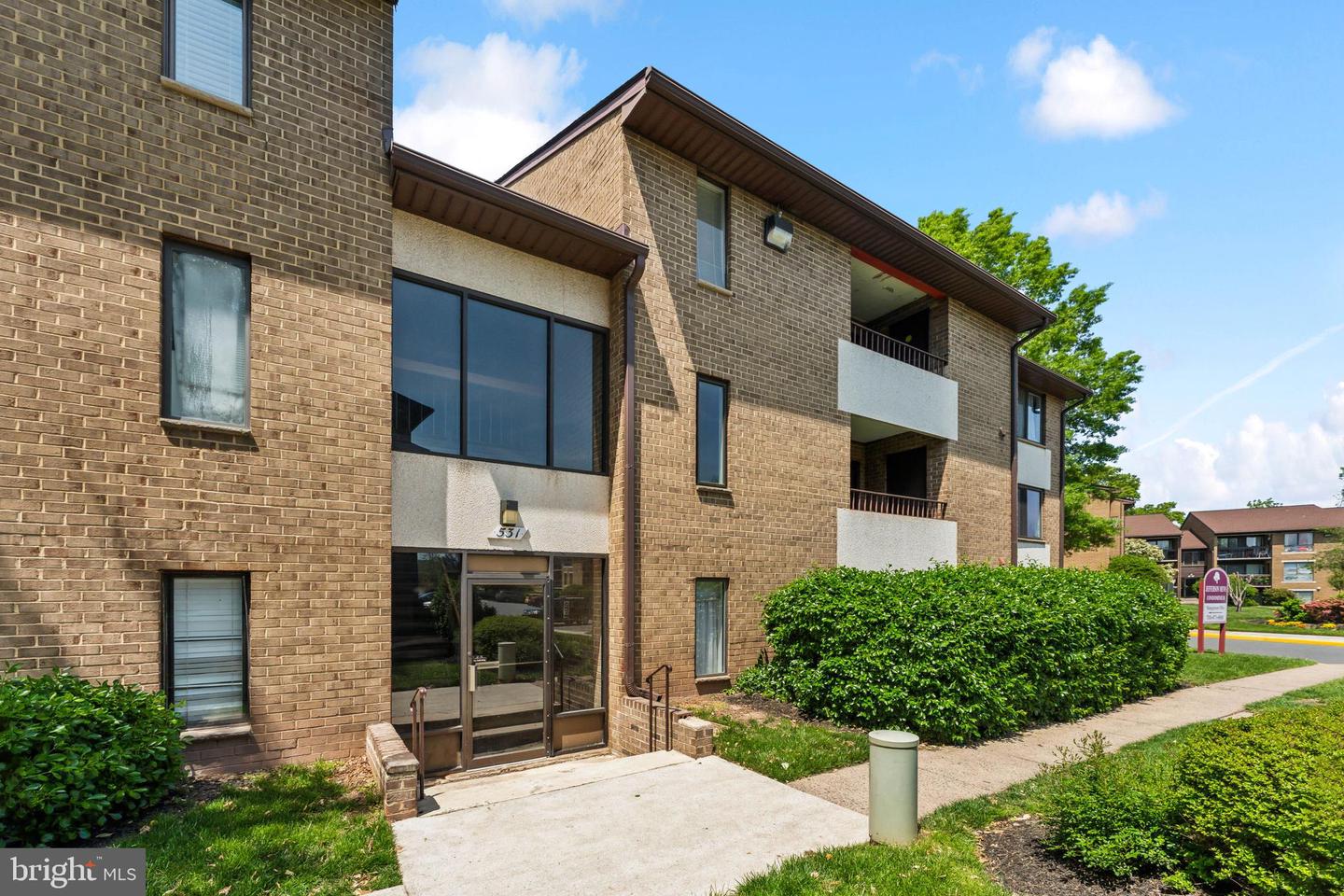 531 FLORIDA AVE #102, HERNDON, Virginia 20170, 2 Bedrooms Bedrooms, ,2 BathroomsBathrooms,Residential,For sale,531 FLORIDA AVE #102,VAFX2234538 MLS # VAFX2234538