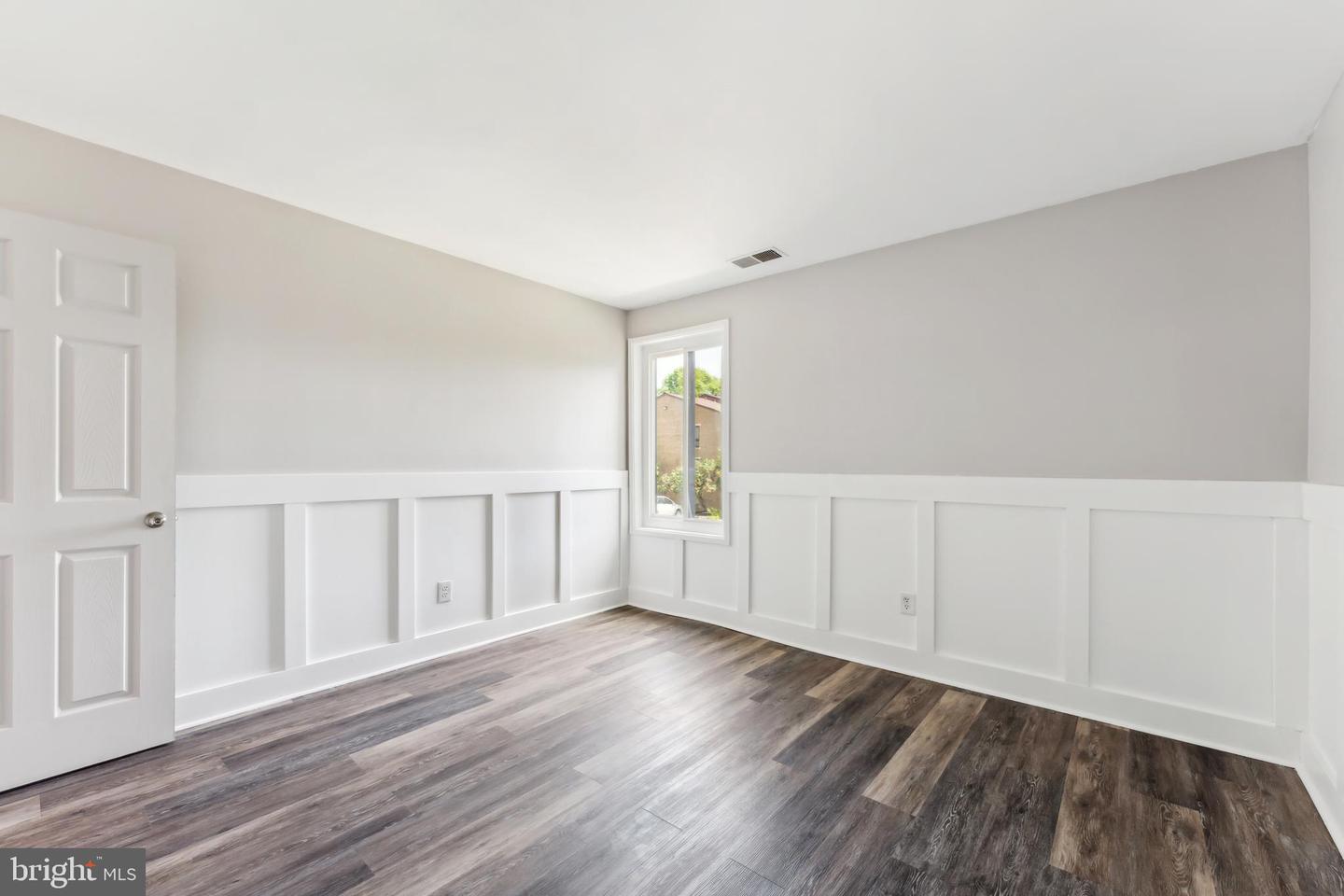 531 FLORIDA AVE #102, HERNDON, Virginia 20170, 2 Bedrooms Bedrooms, ,2 BathroomsBathrooms,Residential,For sale,531 FLORIDA AVE #102,VAFX2234538 MLS # VAFX2234538