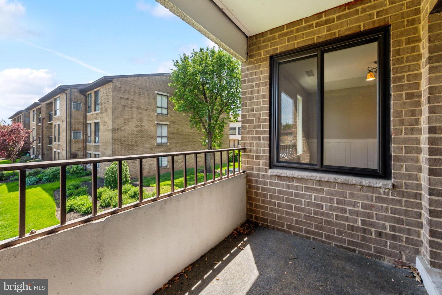 531 FLORIDA AVE #102, HERNDON, Virginia 20170, 2 Bedrooms Bedrooms, ,2 BathroomsBathrooms,Residential,For sale,531 FLORIDA AVE #102,VAFX2234538 MLS # VAFX2234538