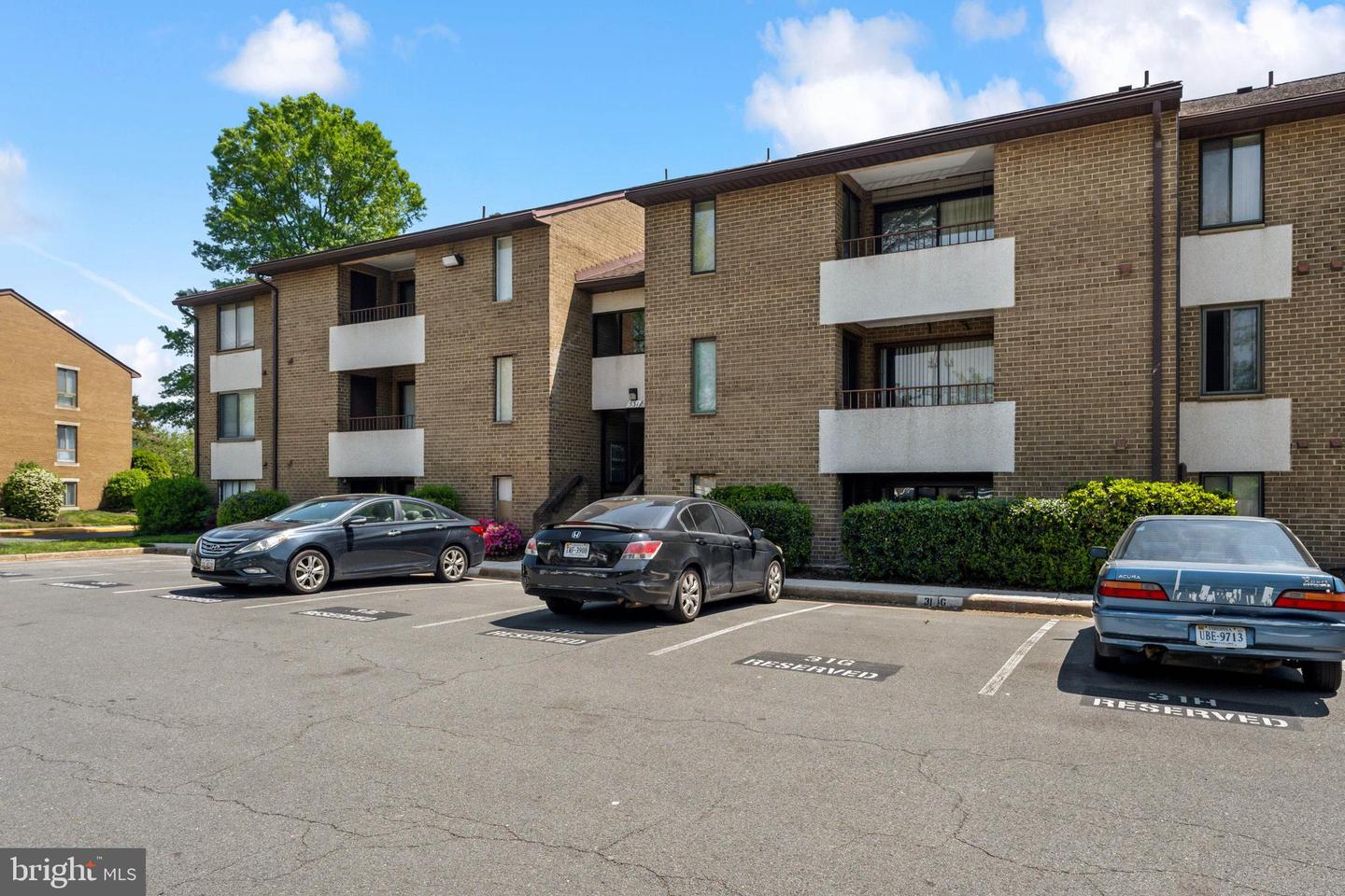 531 FLORIDA AVE #102, HERNDON, Virginia 20170, 2 Bedrooms Bedrooms, ,2 BathroomsBathrooms,Residential,For sale,531 FLORIDA AVE #102,VAFX2234538 MLS # VAFX2234538