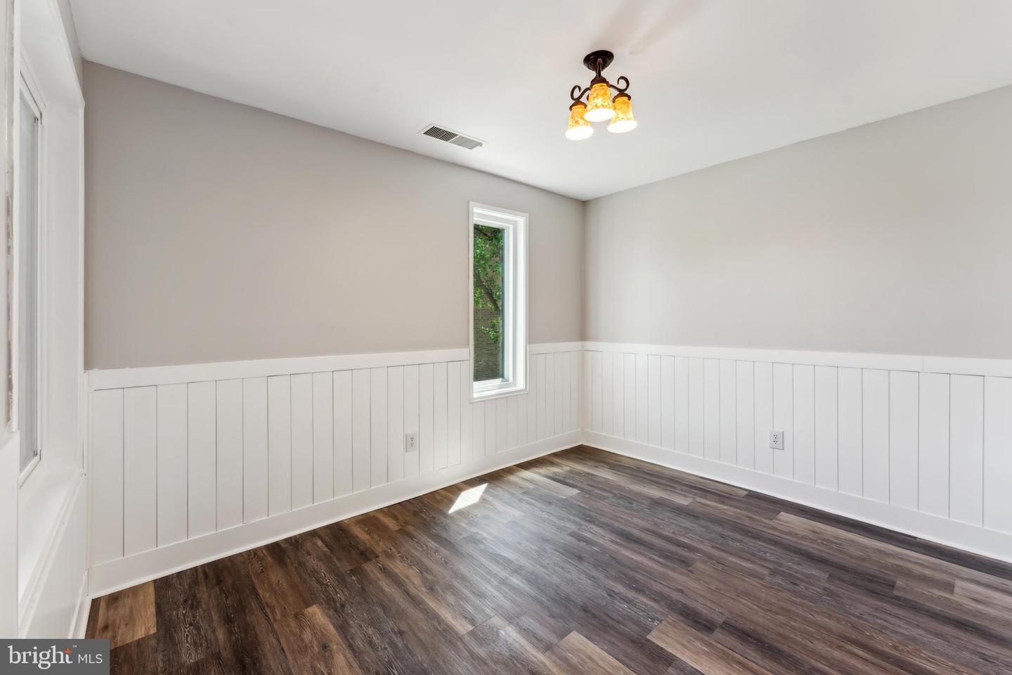 531 FLORIDA AVE #102, HERNDON, Virginia 20170, 2 Bedrooms Bedrooms, ,2 BathroomsBathrooms,Residential,For sale,531 FLORIDA AVE #102,VAFX2234538 MLS # VAFX2234538