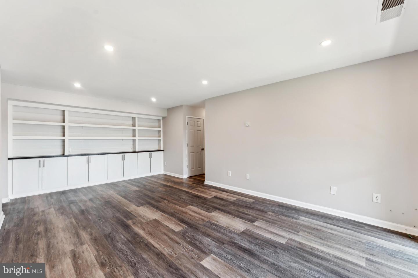 531 FLORIDA AVE #102, HERNDON, Virginia 20170, 2 Bedrooms Bedrooms, ,2 BathroomsBathrooms,Residential,For sale,531 FLORIDA AVE #102,VAFX2234538 MLS # VAFX2234538