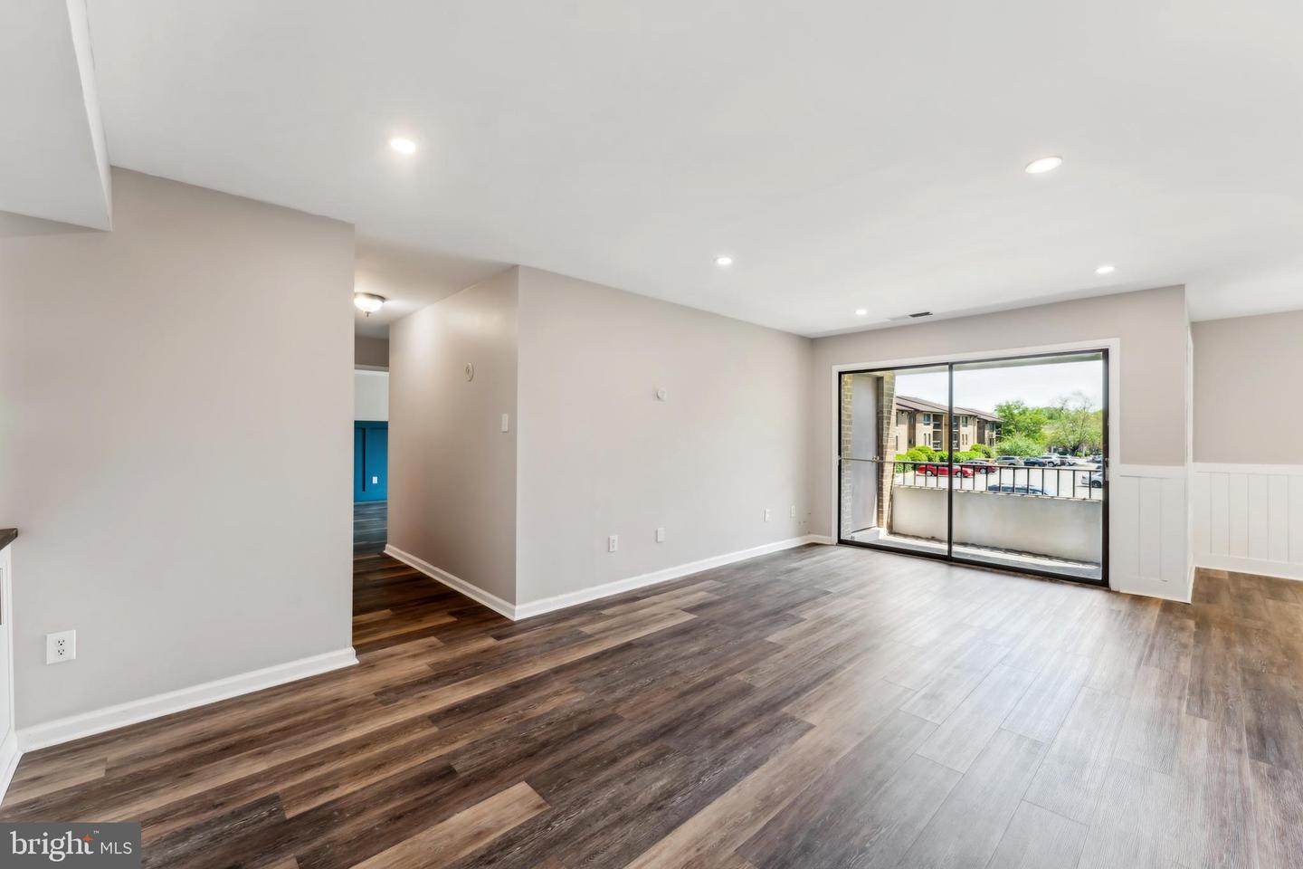 531 FLORIDA AVE #102, HERNDON, Virginia 20170, 2 Bedrooms Bedrooms, ,2 BathroomsBathrooms,Residential,For sale,531 FLORIDA AVE #102,VAFX2234538 MLS # VAFX2234538