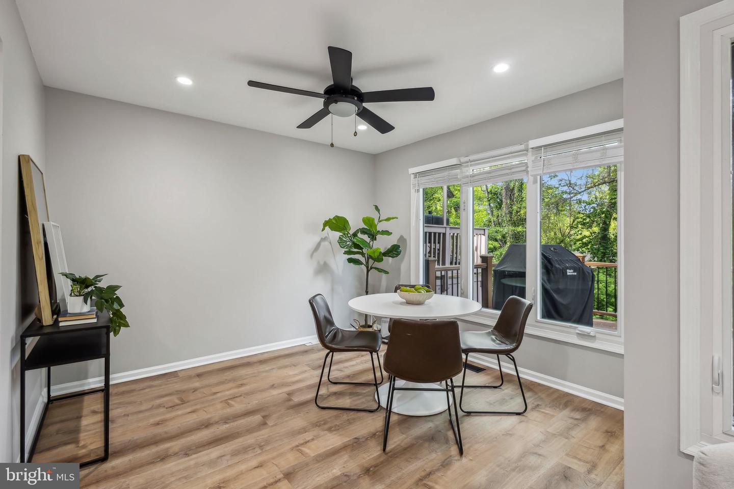 1070 TREVINO LN, HERNDON, Virginia 20170, 4 Bedrooms Bedrooms, ,3 BathroomsBathrooms,Residential,For sale,1070 TREVINO LN,VAFX2234902 MLS # VAFX2234902