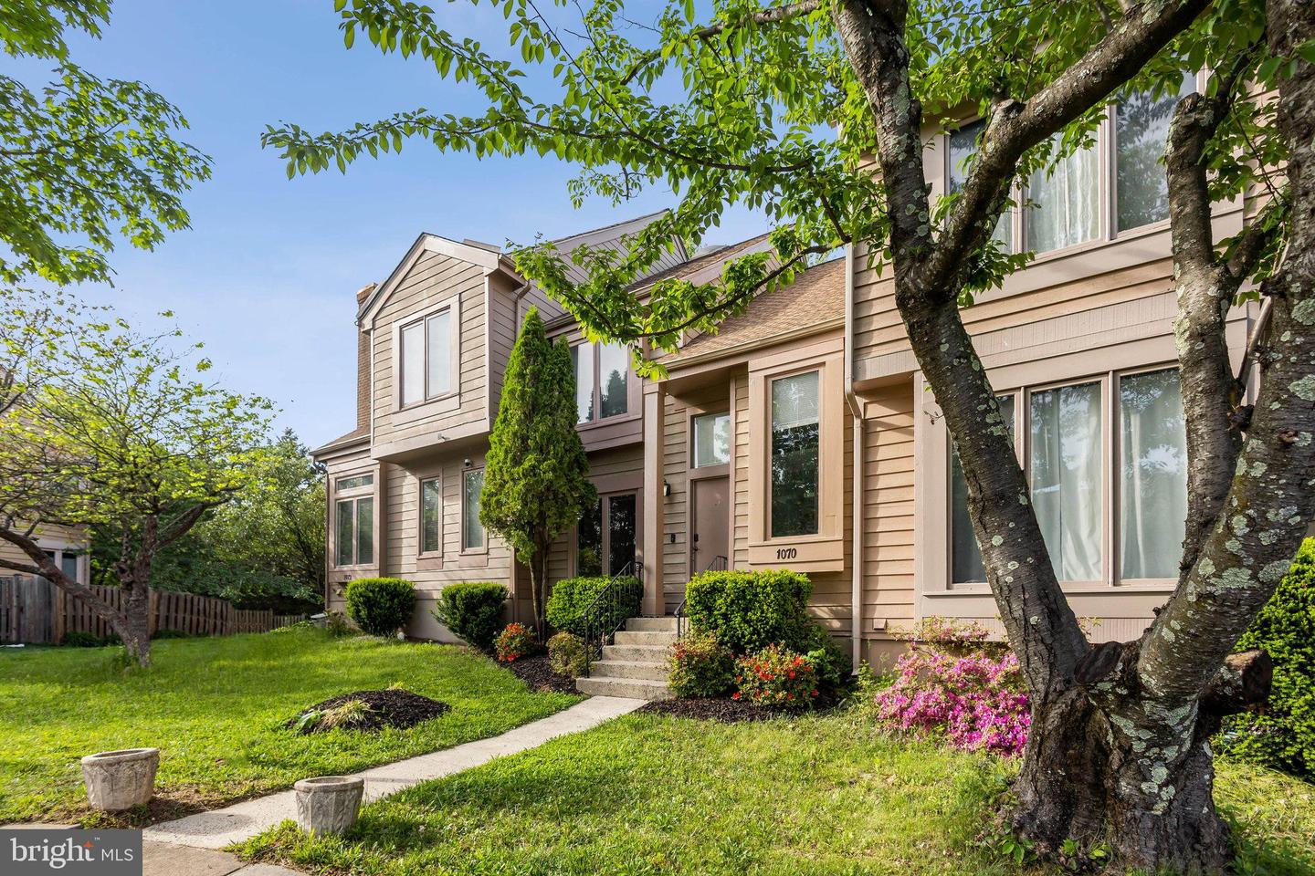1070 TREVINO LN, HERNDON, Virginia 20170, 4 Bedrooms Bedrooms, ,3 BathroomsBathrooms,Residential,For sale,1070 TREVINO LN,VAFX2234902 MLS # VAFX2234902