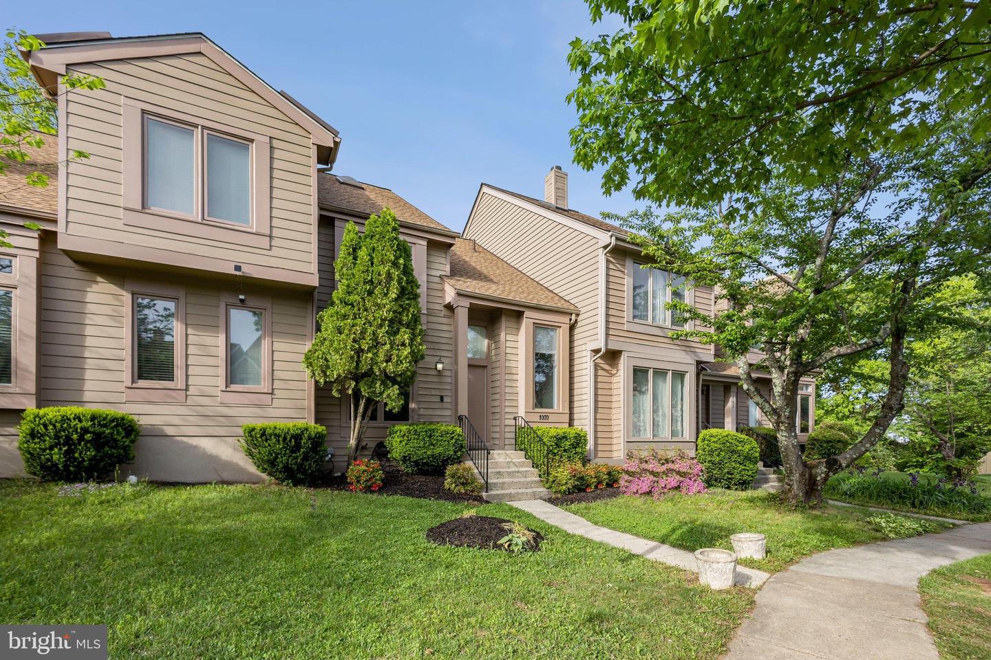 1070 TREVINO LN, HERNDON, Virginia 20170, 4 Bedrooms Bedrooms, ,3 BathroomsBathrooms,Residential,For sale,1070 TREVINO LN,VAFX2234902 MLS # VAFX2234902