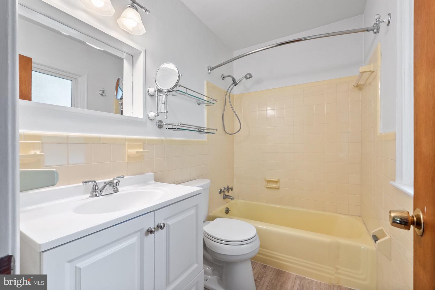 6877 WASHINGTON BLVD, ARLINGTON, Virginia 22213, 4 Bedrooms Bedrooms, ,3 BathroomsBathrooms,Residential,For sale,6877 WASHINGTON BLVD,VAAR2056124 MLS # VAAR2056124