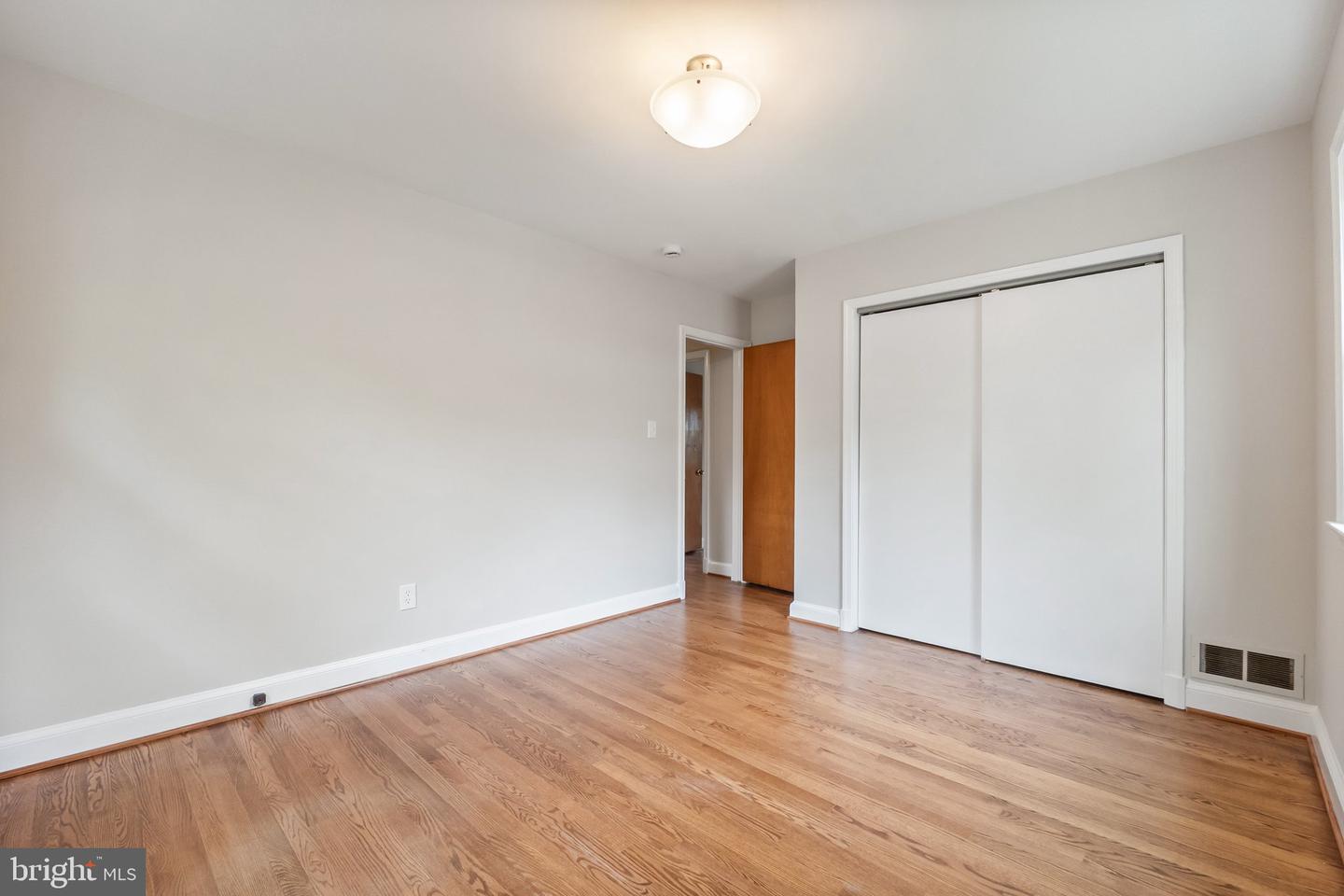 6877 WASHINGTON BLVD, ARLINGTON, Virginia 22213, 4 Bedrooms Bedrooms, ,3 BathroomsBathrooms,Residential,For sale,6877 WASHINGTON BLVD,VAAR2056124 MLS # VAAR2056124