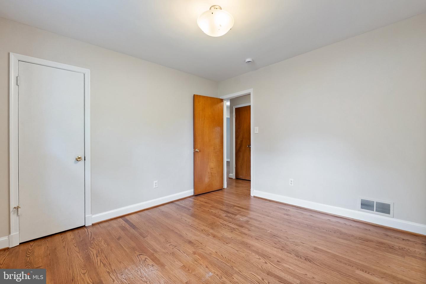6877 WASHINGTON BLVD, ARLINGTON, Virginia 22213, 4 Bedrooms Bedrooms, ,3 BathroomsBathrooms,Residential,For sale,6877 WASHINGTON BLVD,VAAR2056124 MLS # VAAR2056124