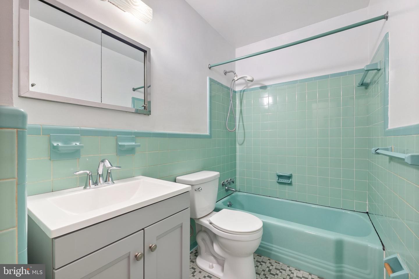 6877 WASHINGTON BLVD, ARLINGTON, Virginia 22213, 4 Bedrooms Bedrooms, ,3 BathroomsBathrooms,Residential,For sale,6877 WASHINGTON BLVD,VAAR2056124 MLS # VAAR2056124