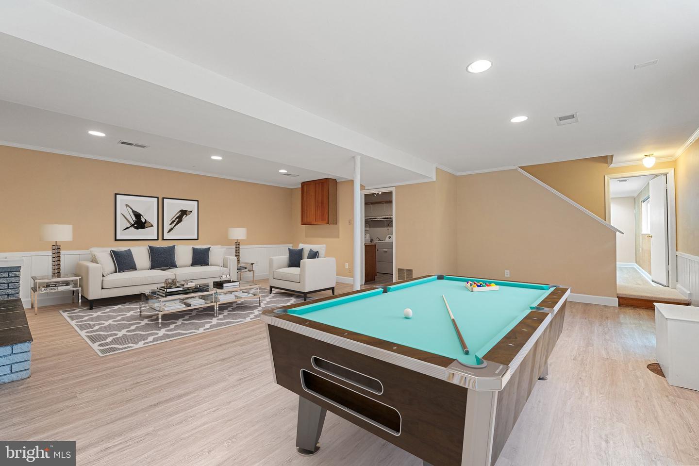 6877 WASHINGTON BLVD, ARLINGTON, Virginia 22213, 4 Bedrooms Bedrooms, ,3 BathroomsBathrooms,Residential,For sale,6877 WASHINGTON BLVD,VAAR2056124 MLS # VAAR2056124