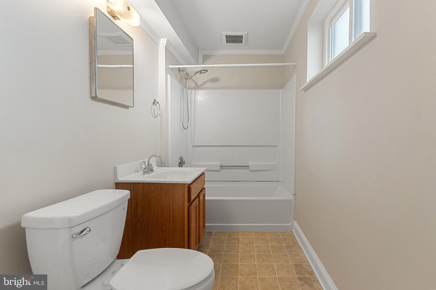 6877 WASHINGTON BLVD, ARLINGTON, Virginia 22213, 4 Bedrooms Bedrooms, ,3 BathroomsBathrooms,Residential,For sale,6877 WASHINGTON BLVD,VAAR2056124 MLS # VAAR2056124