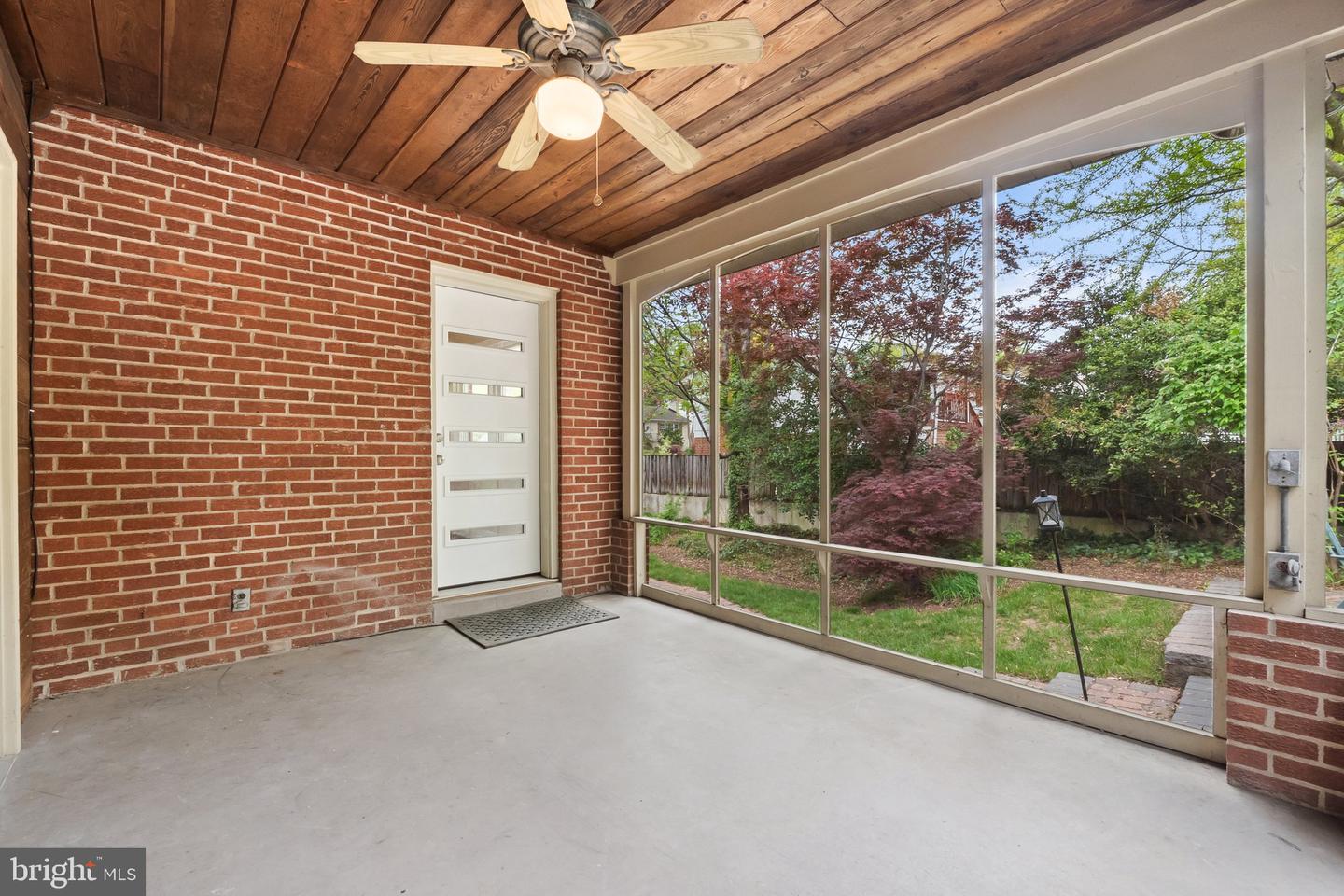 6877 WASHINGTON BLVD, ARLINGTON, Virginia 22213, 4 Bedrooms Bedrooms, ,3 BathroomsBathrooms,Residential,For sale,6877 WASHINGTON BLVD,VAAR2056124 MLS # VAAR2056124