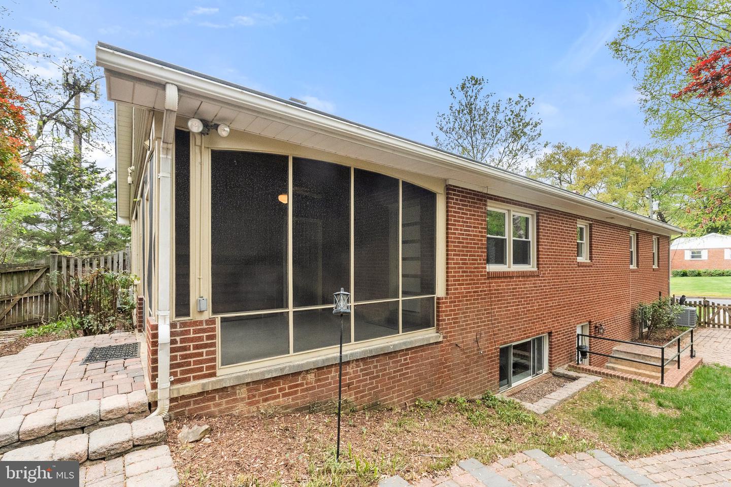 6877 WASHINGTON BLVD, ARLINGTON, Virginia 22213, 4 Bedrooms Bedrooms, ,3 BathroomsBathrooms,Residential,For sale,6877 WASHINGTON BLVD,VAAR2056124 MLS # VAAR2056124