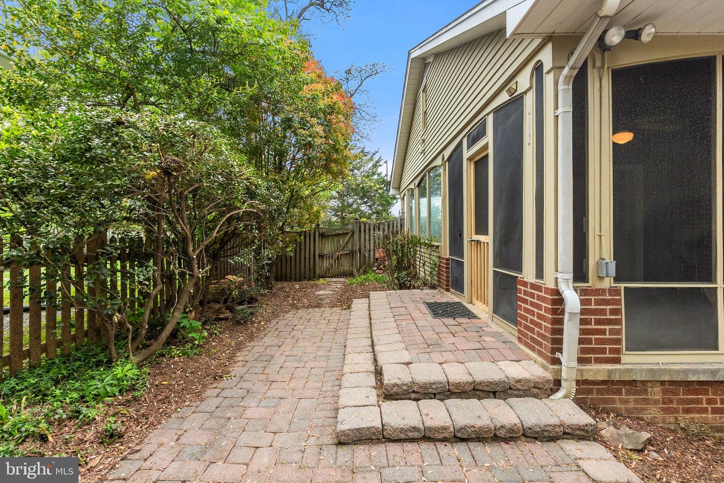6877 WASHINGTON BLVD, ARLINGTON, Virginia 22213, 4 Bedrooms Bedrooms, ,3 BathroomsBathrooms,Residential,For sale,6877 WASHINGTON BLVD,VAAR2056124 MLS # VAAR2056124