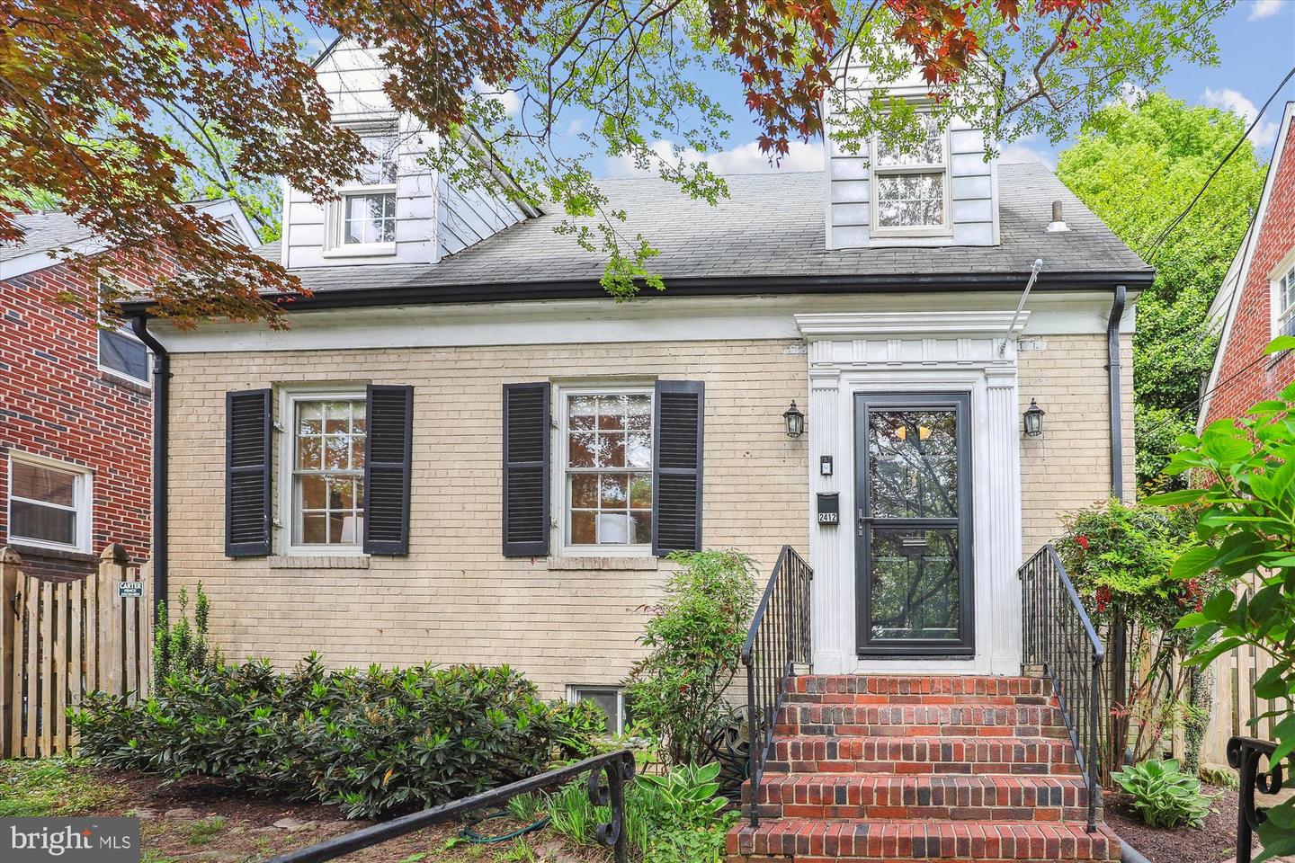 2412 SANFORD ST, ALEXANDRIA, Virginia 22301, 2 Bedrooms Bedrooms, ,2 BathroomsBathrooms,Residential,For sale,2412 SANFORD ST,VAAX2044200 MLS # VAAX2044200