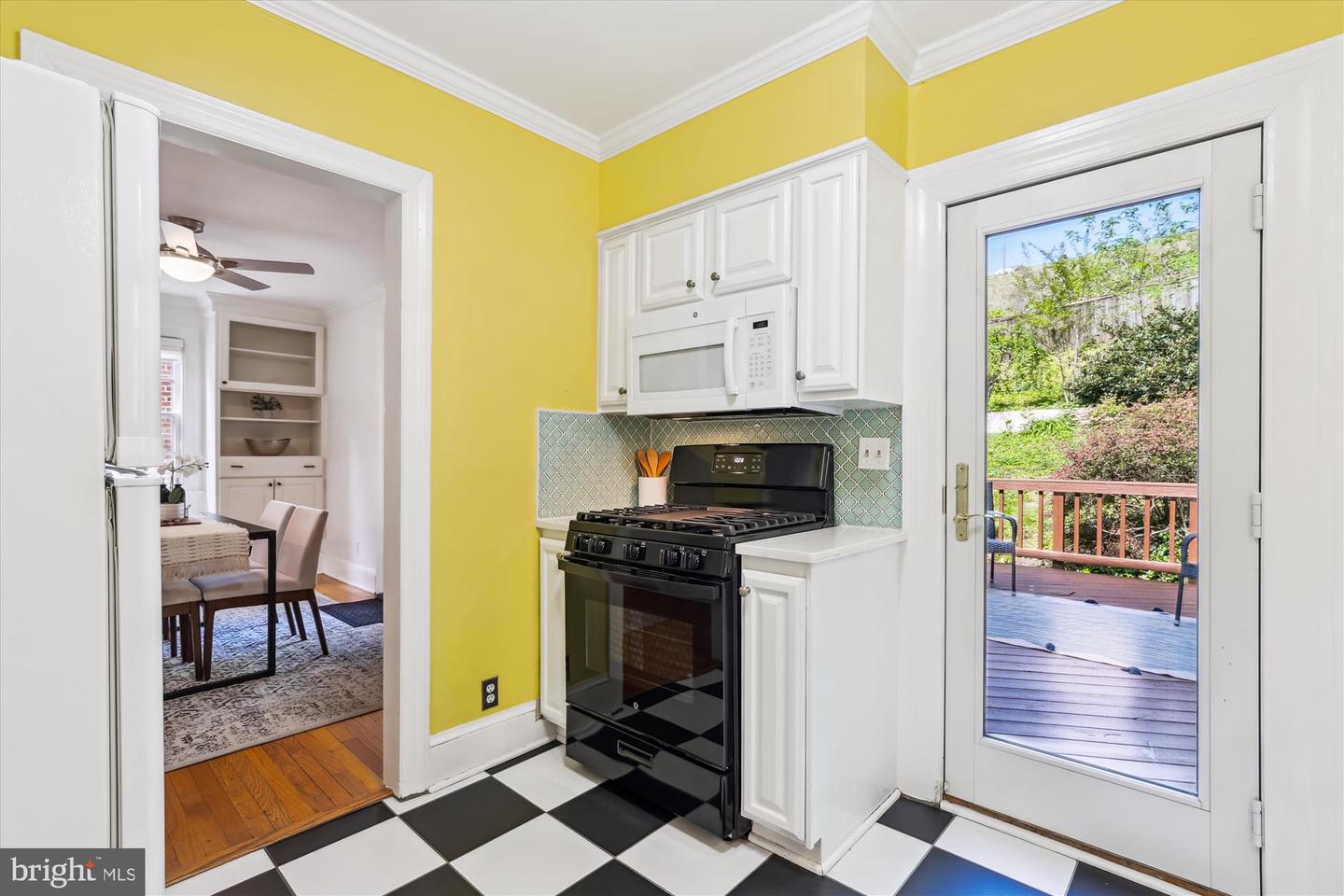 2412 SANFORD ST, ALEXANDRIA, Virginia 22301, 2 Bedrooms Bedrooms, ,2 BathroomsBathrooms,Residential,For sale,2412 SANFORD ST,VAAX2044200 MLS # VAAX2044200