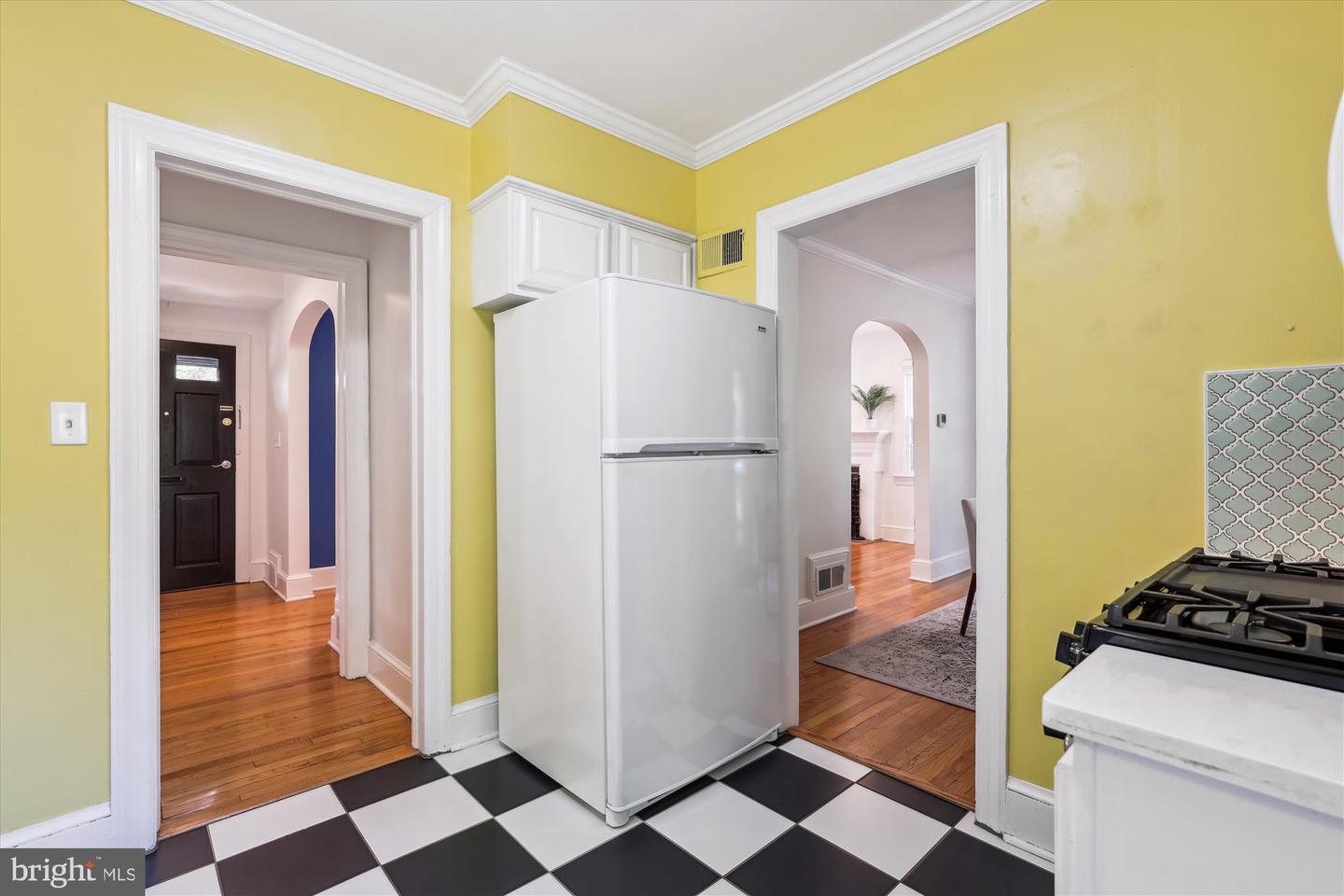2412 SANFORD ST, ALEXANDRIA, Virginia 22301, 2 Bedrooms Bedrooms, ,2 BathroomsBathrooms,Residential,For sale,2412 SANFORD ST,VAAX2044200 MLS # VAAX2044200