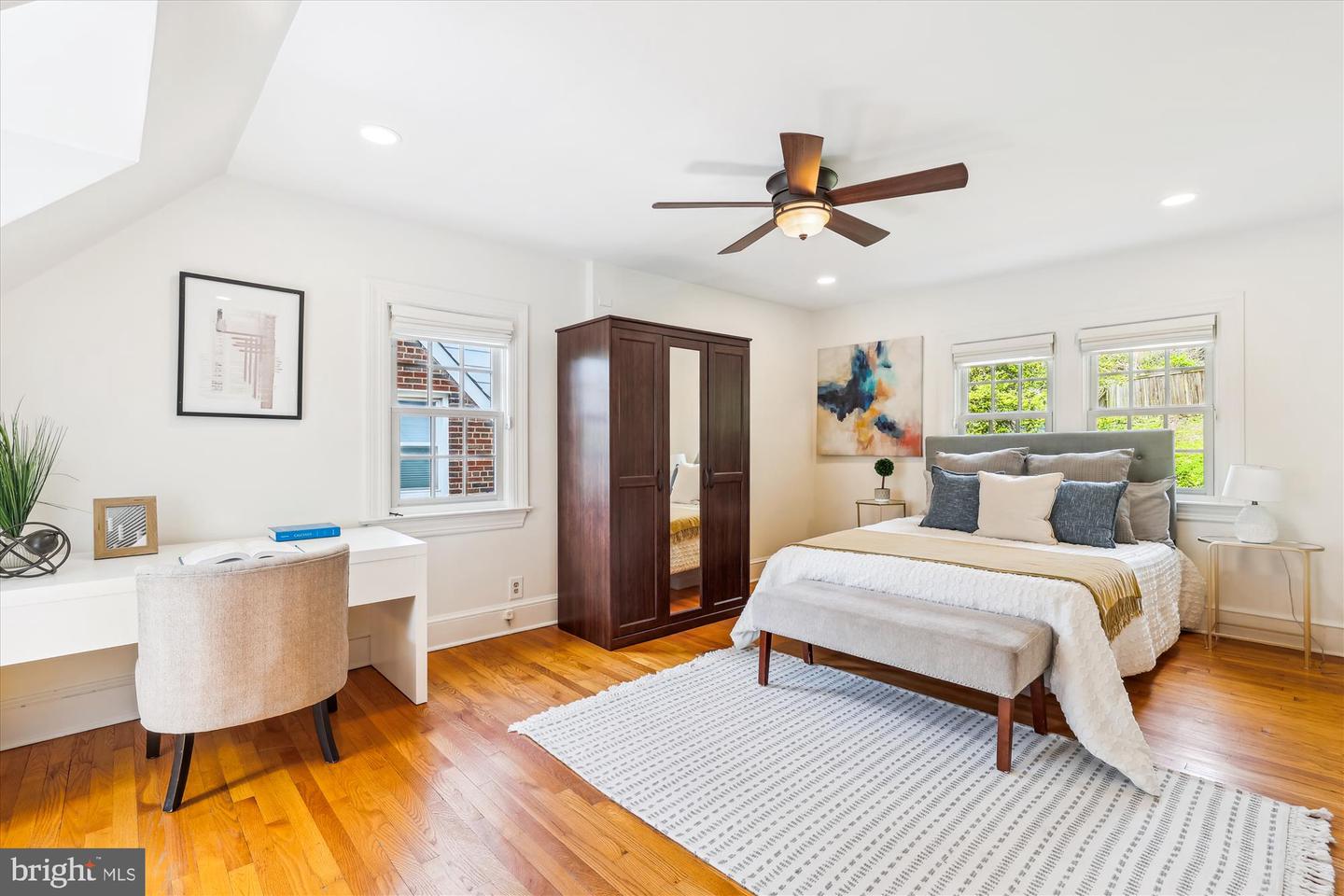 2412 SANFORD ST, ALEXANDRIA, Virginia 22301, 2 Bedrooms Bedrooms, ,2 BathroomsBathrooms,Residential,For sale,2412 SANFORD ST,VAAX2044200 MLS # VAAX2044200
