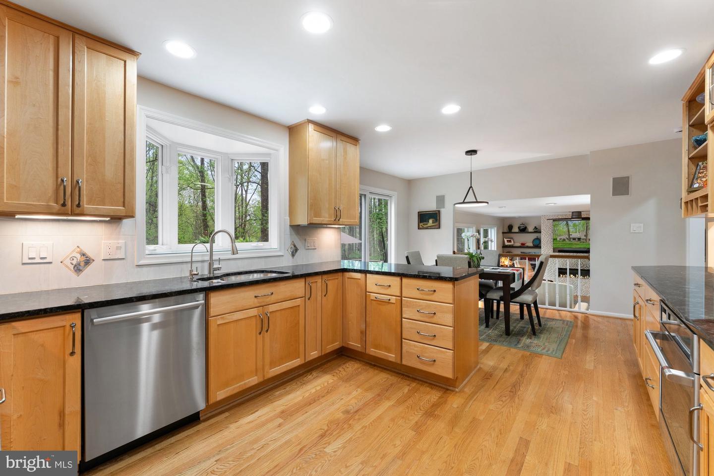 1806 ABBEY GLEN CT, VIENNA, Virginia 22182, 5 Bedrooms Bedrooms, ,4 BathroomsBathrooms,Residential,For sale,1806 ABBEY GLEN CT,VAFX2234658 MLS # VAFX2234658