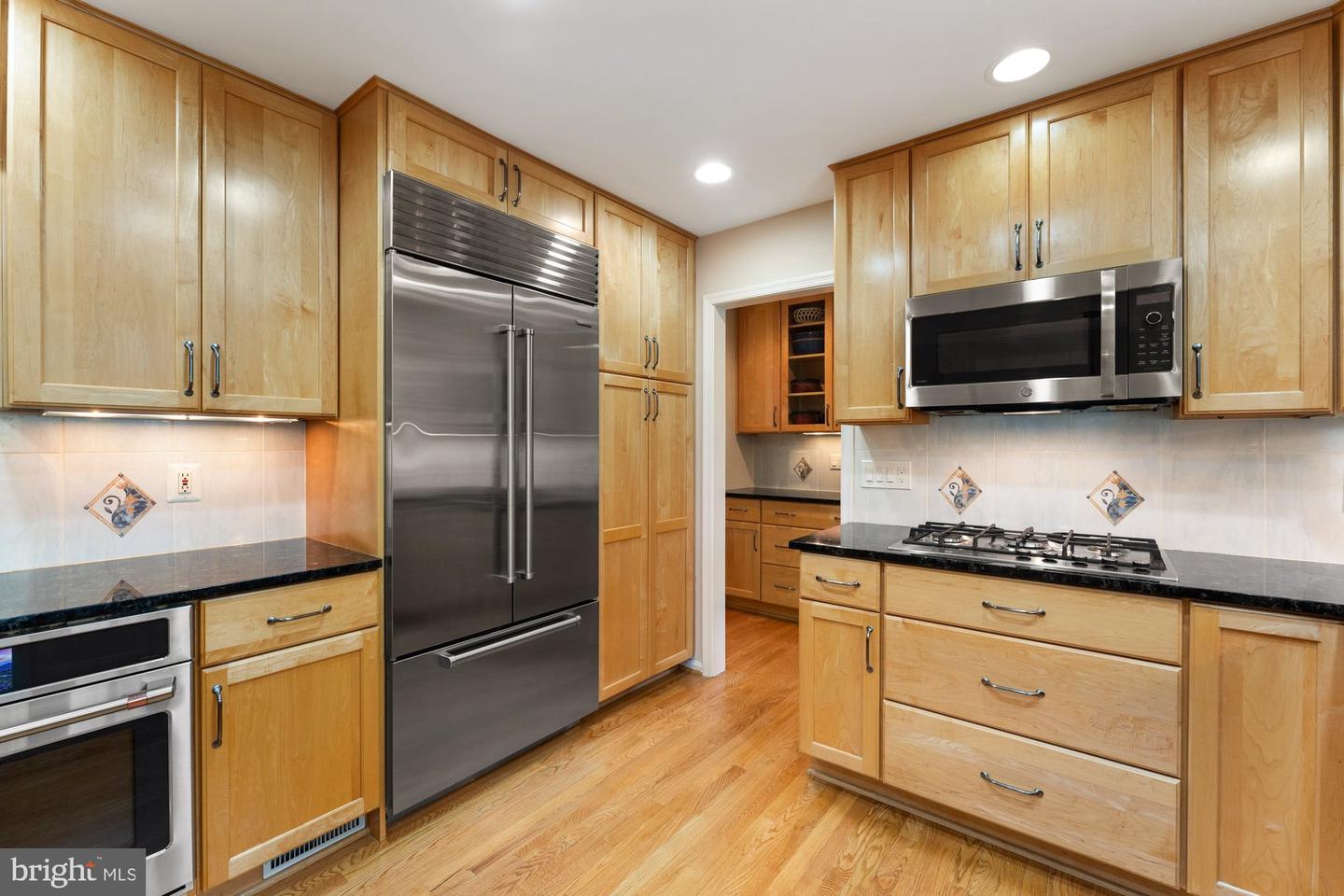 1806 ABBEY GLEN CT, VIENNA, Virginia 22182, 5 Bedrooms Bedrooms, ,4 BathroomsBathrooms,Residential,For sale,1806 ABBEY GLEN CT,VAFX2234658 MLS # VAFX2234658