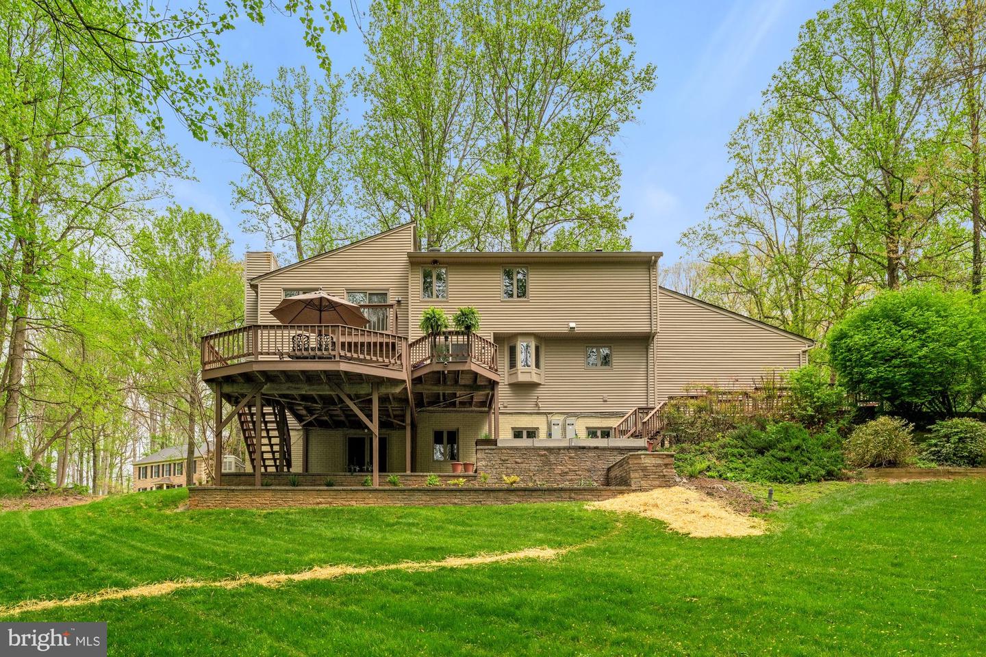 1806 ABBEY GLEN CT, VIENNA, Virginia 22182, 5 Bedrooms Bedrooms, ,4 BathroomsBathrooms,Residential,For sale,1806 ABBEY GLEN CT,VAFX2234658 MLS # VAFX2234658