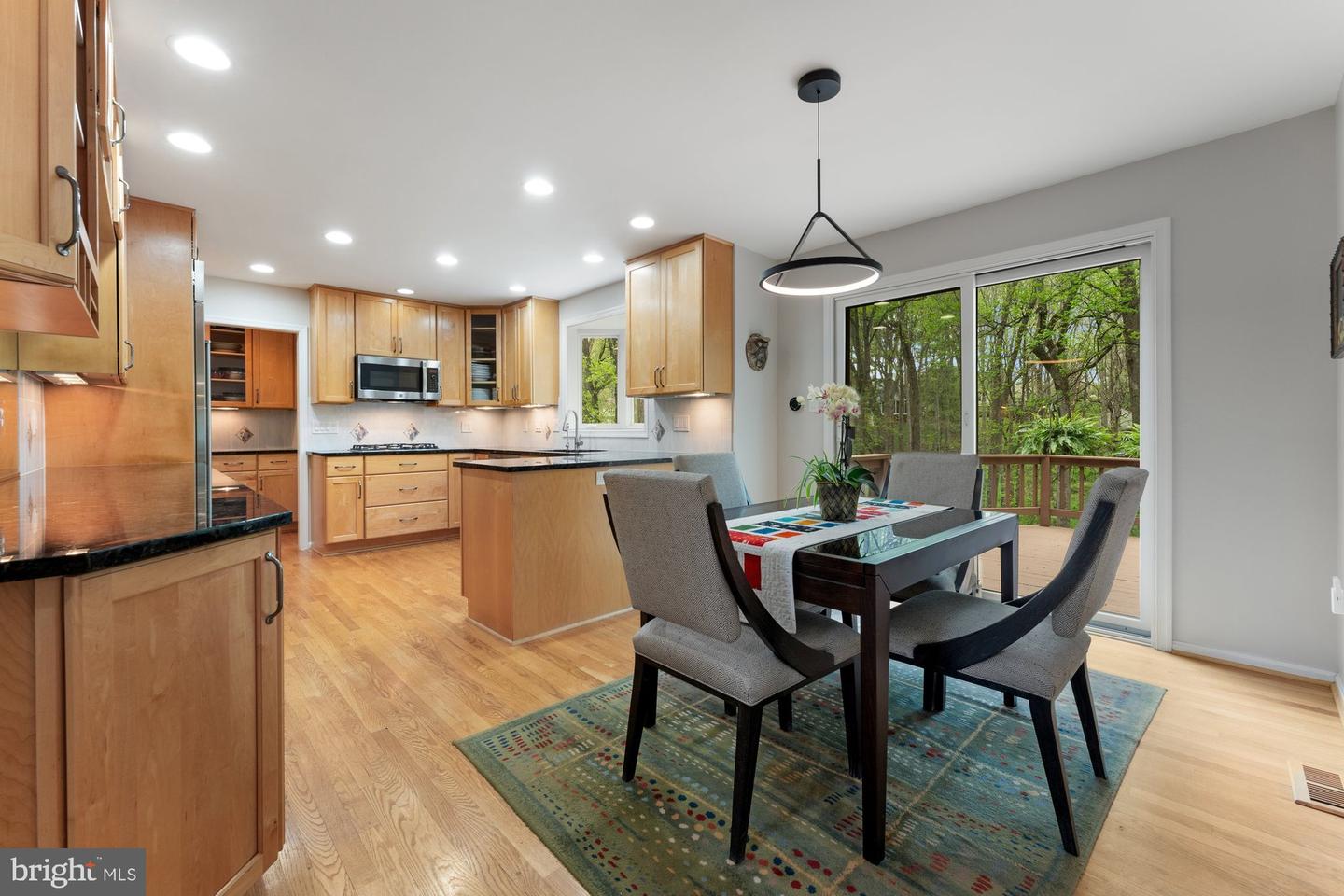 1806 ABBEY GLEN CT, VIENNA, Virginia 22182, 5 Bedrooms Bedrooms, ,4 BathroomsBathrooms,Residential,For sale,1806 ABBEY GLEN CT,VAFX2234658 MLS # VAFX2234658