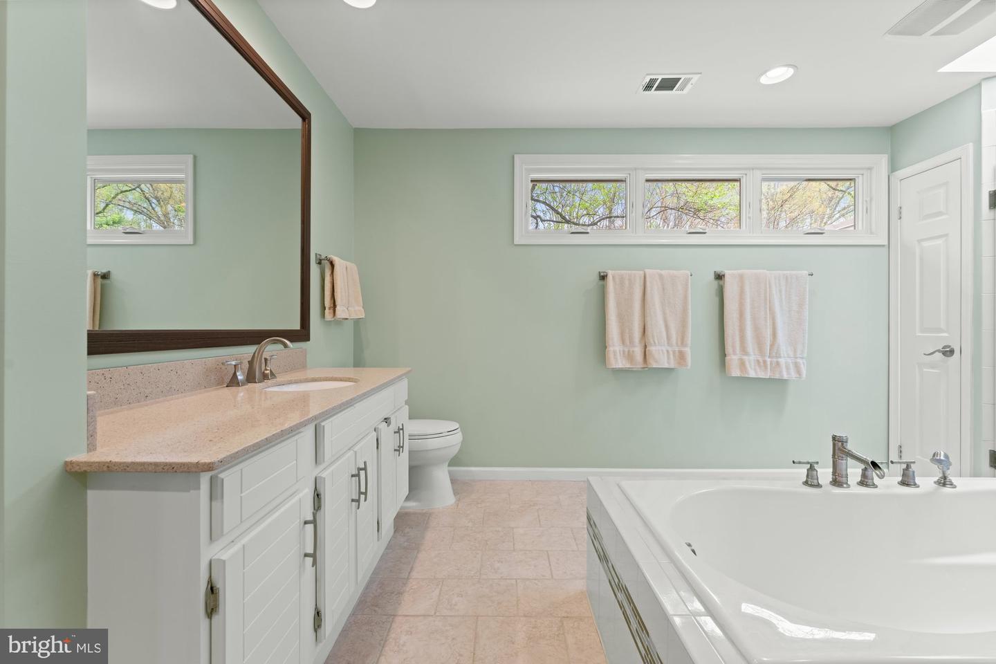 1806 ABBEY GLEN CT, VIENNA, Virginia 22182, 5 Bedrooms Bedrooms, ,4 BathroomsBathrooms,Residential,For sale,1806 ABBEY GLEN CT,VAFX2234658 MLS # VAFX2234658
