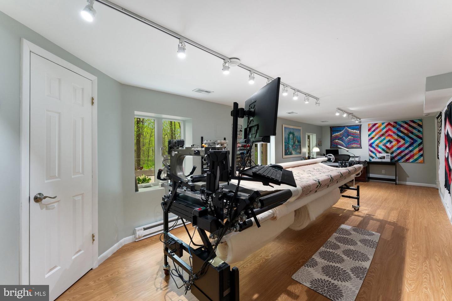 1806 ABBEY GLEN CT, VIENNA, Virginia 22182, 5 Bedrooms Bedrooms, ,4 BathroomsBathrooms,Residential,For sale,1806 ABBEY GLEN CT,VAFX2234658 MLS # VAFX2234658