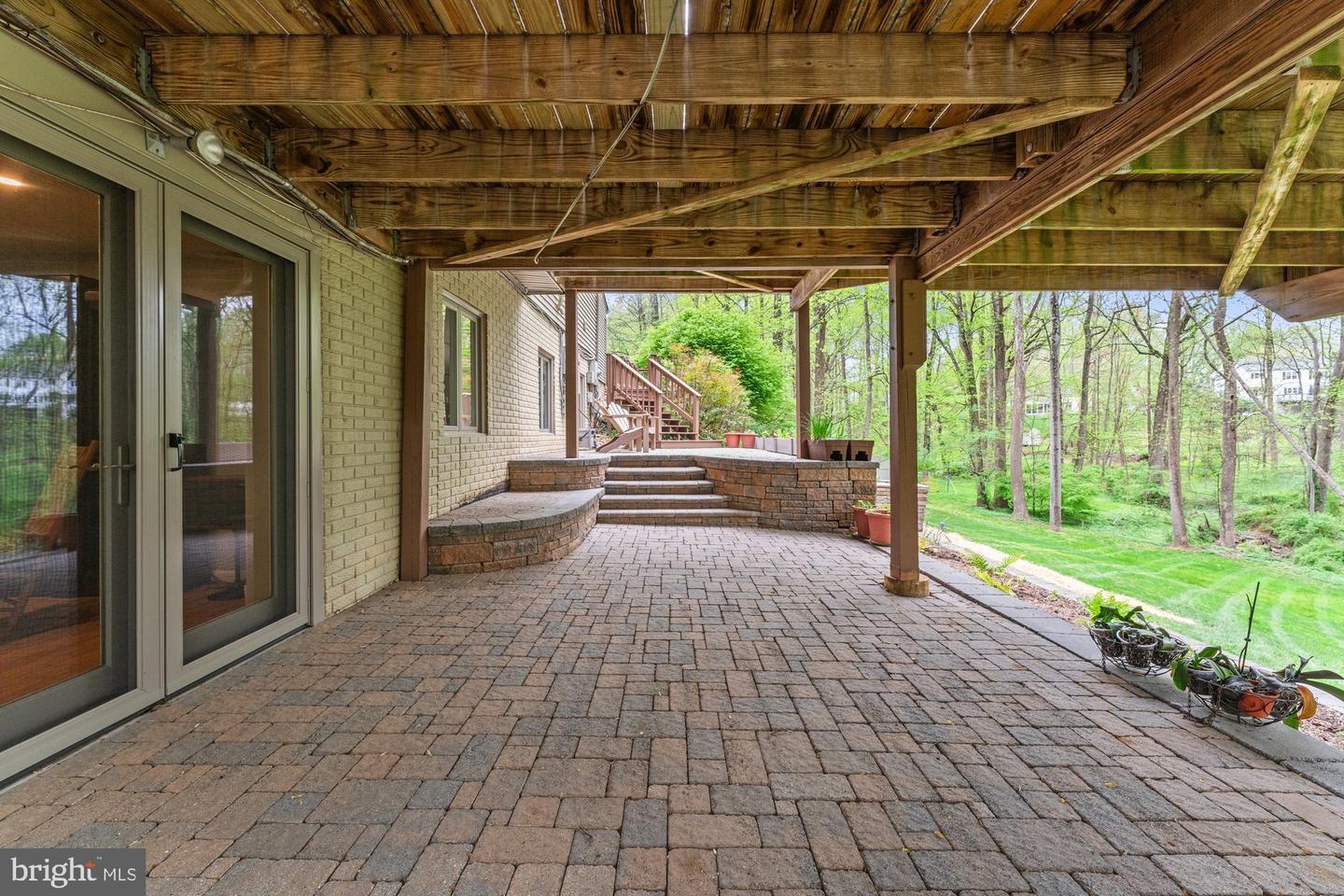 1806 ABBEY GLEN CT, VIENNA, Virginia 22182, 5 Bedrooms Bedrooms, ,4 BathroomsBathrooms,Residential,For sale,1806 ABBEY GLEN CT,VAFX2234658 MLS # VAFX2234658